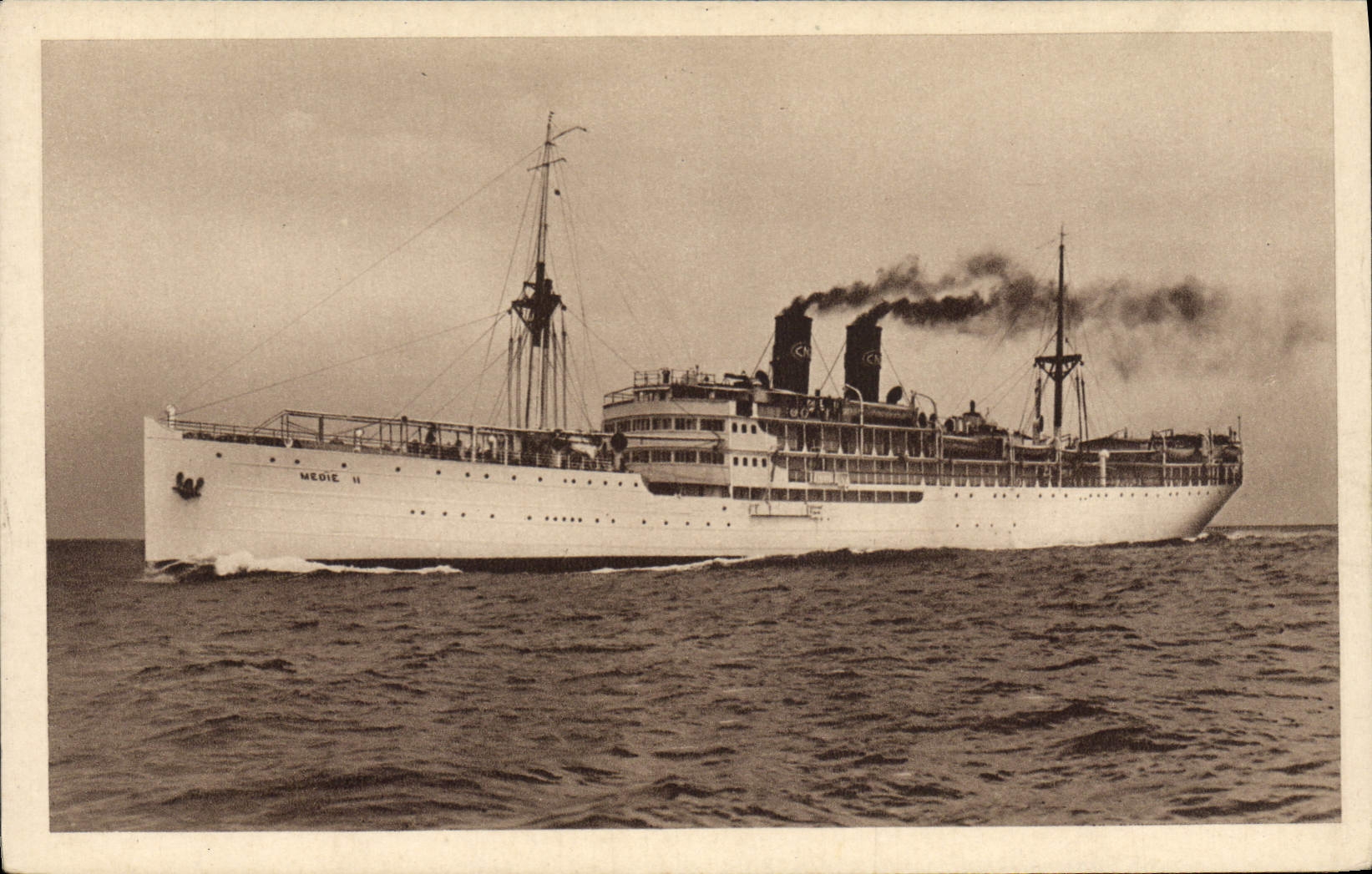 CPA Bateau Paquebot Medie II Paquet Marseille