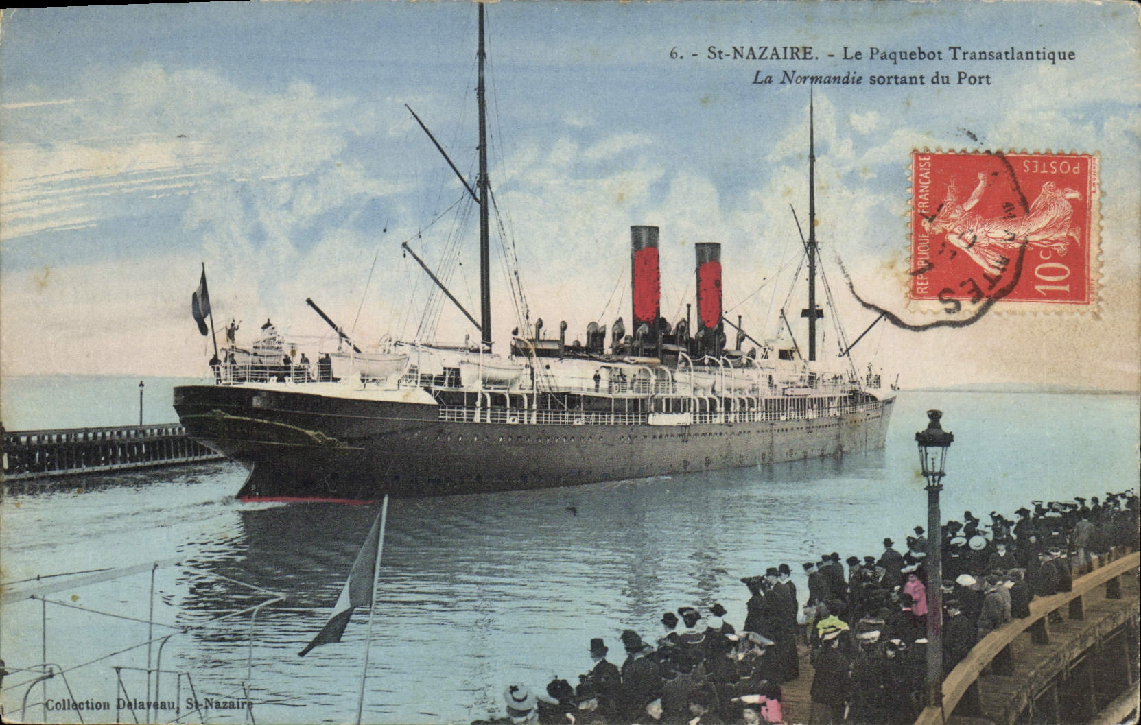 Postal Barco Paquebote Transatlántico Normandía que Sale del puerto San Nazario
