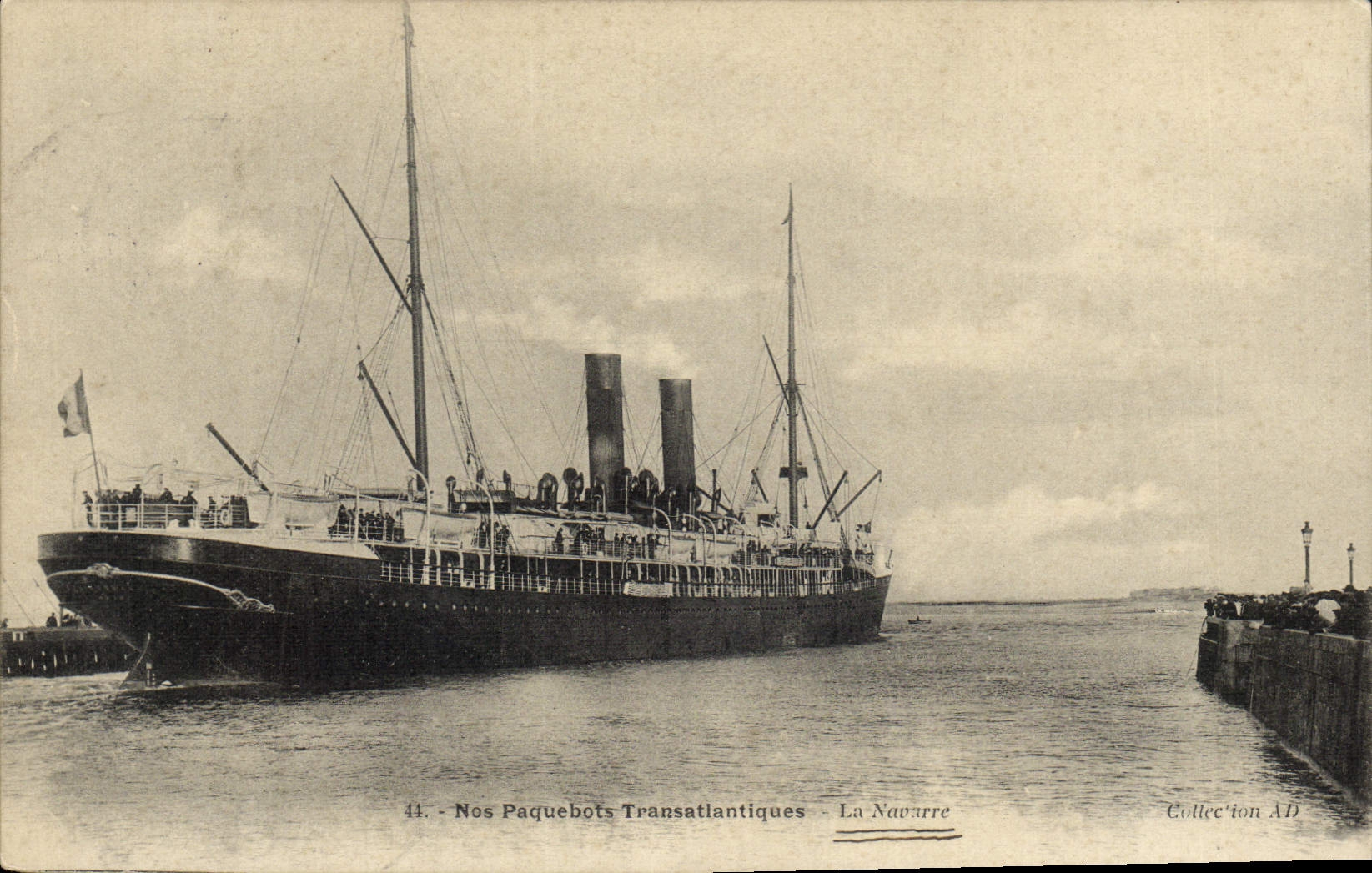 Vintage Postcard Boat Steamer Navarre