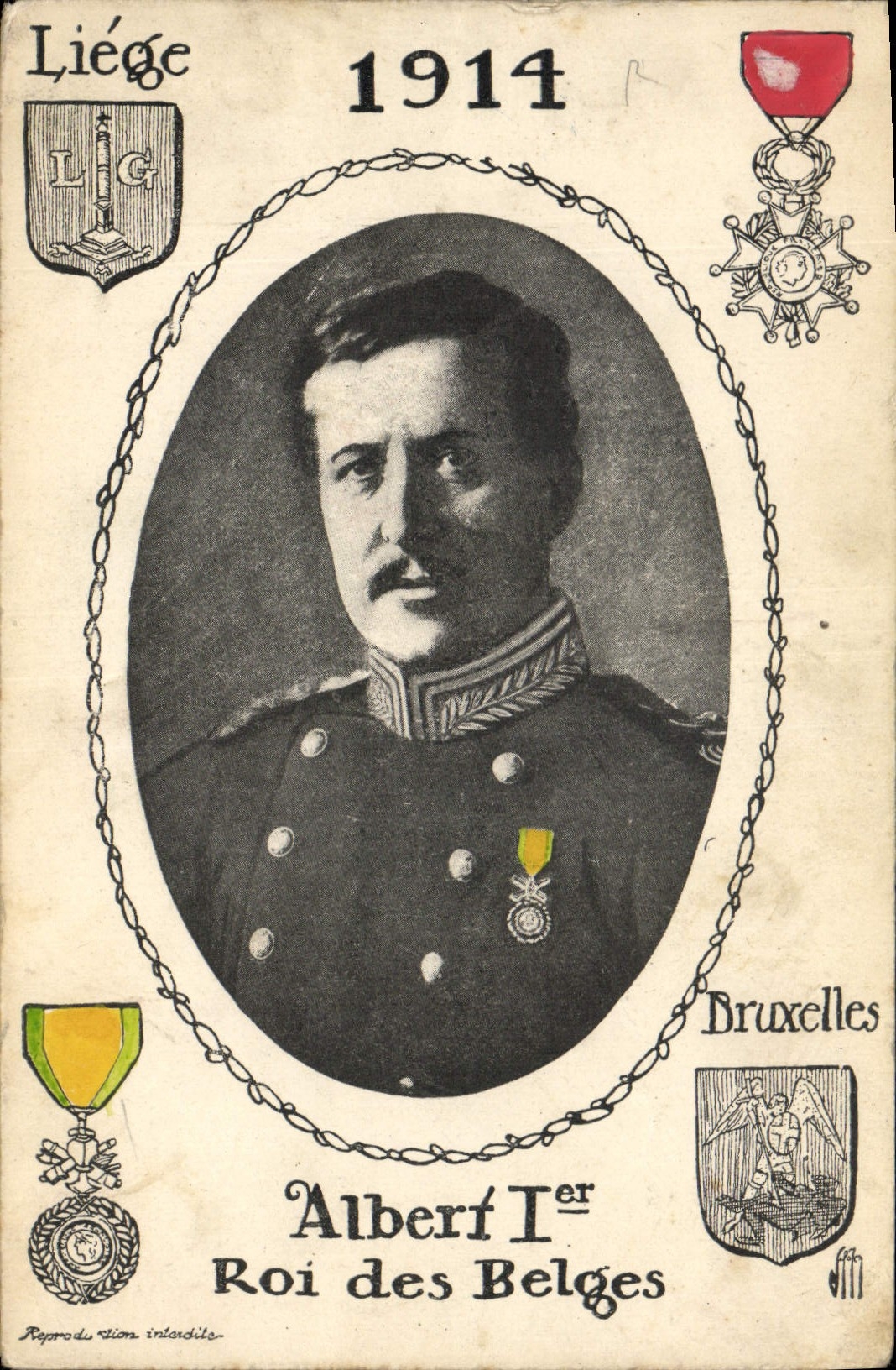 CPA Militaria Albert 1er Roi des Belges Medaille