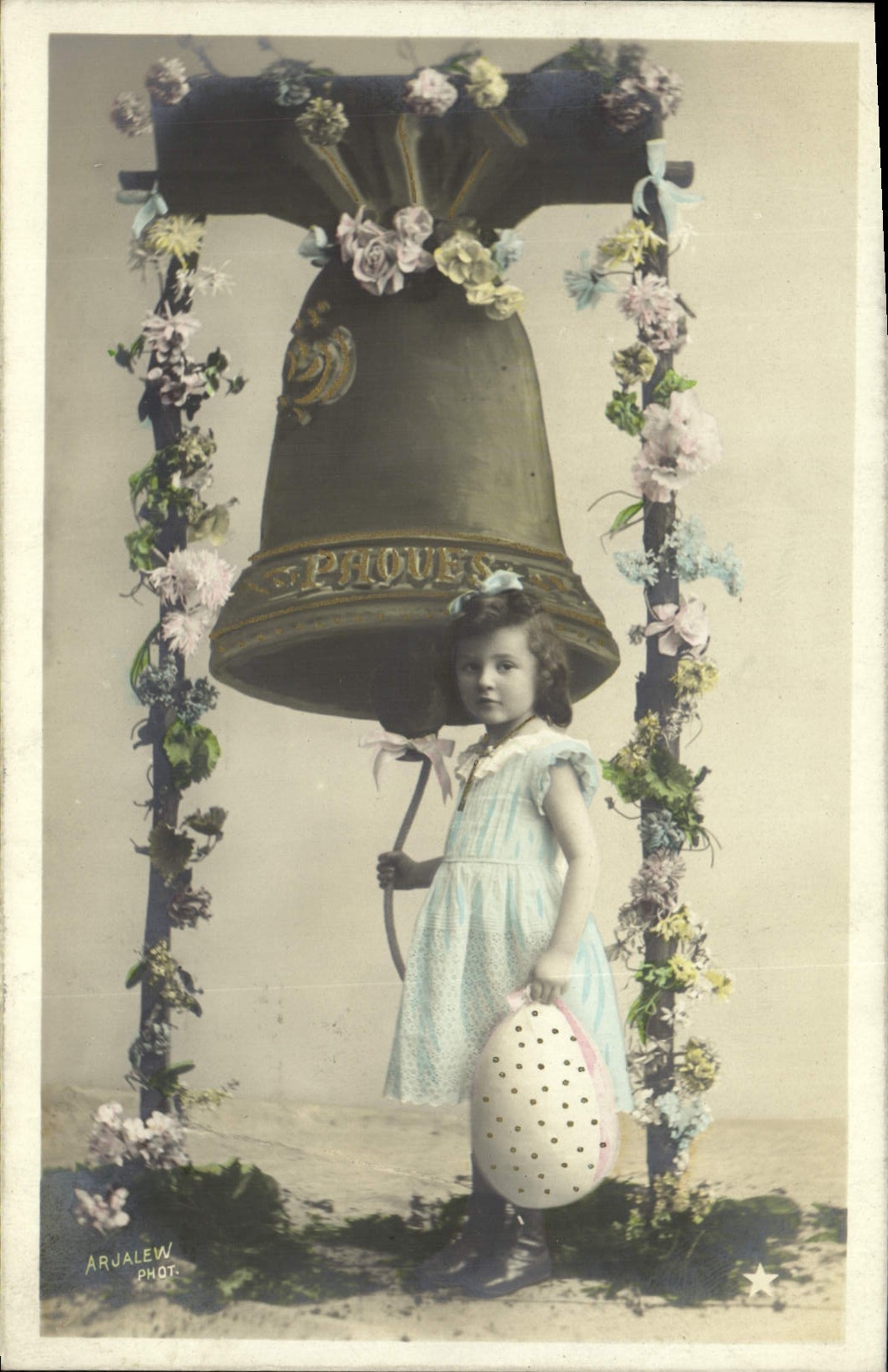 CPA Cloche Paques Enfant 