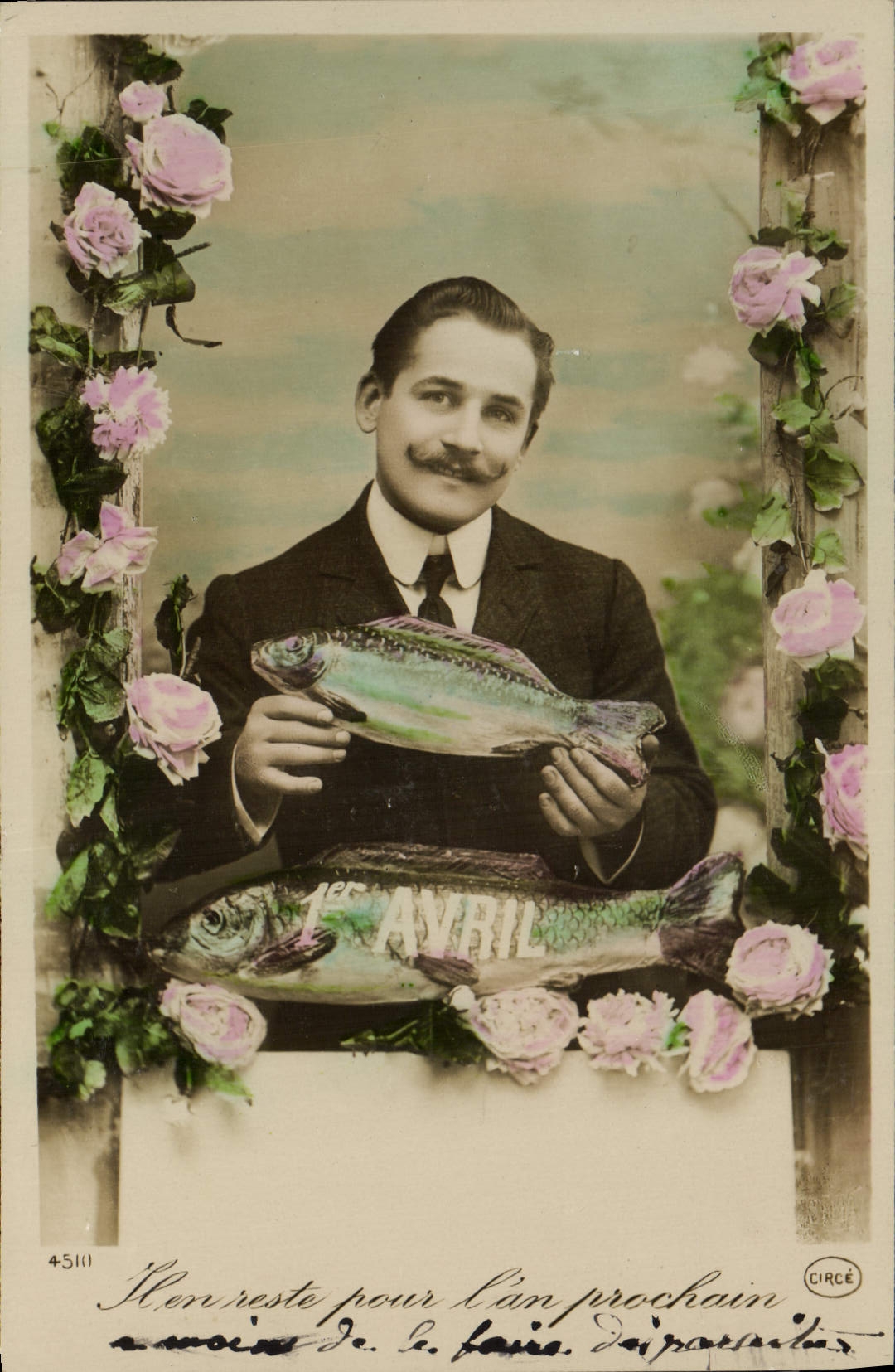CPA Fantaisie Paques Poisson Homme 
