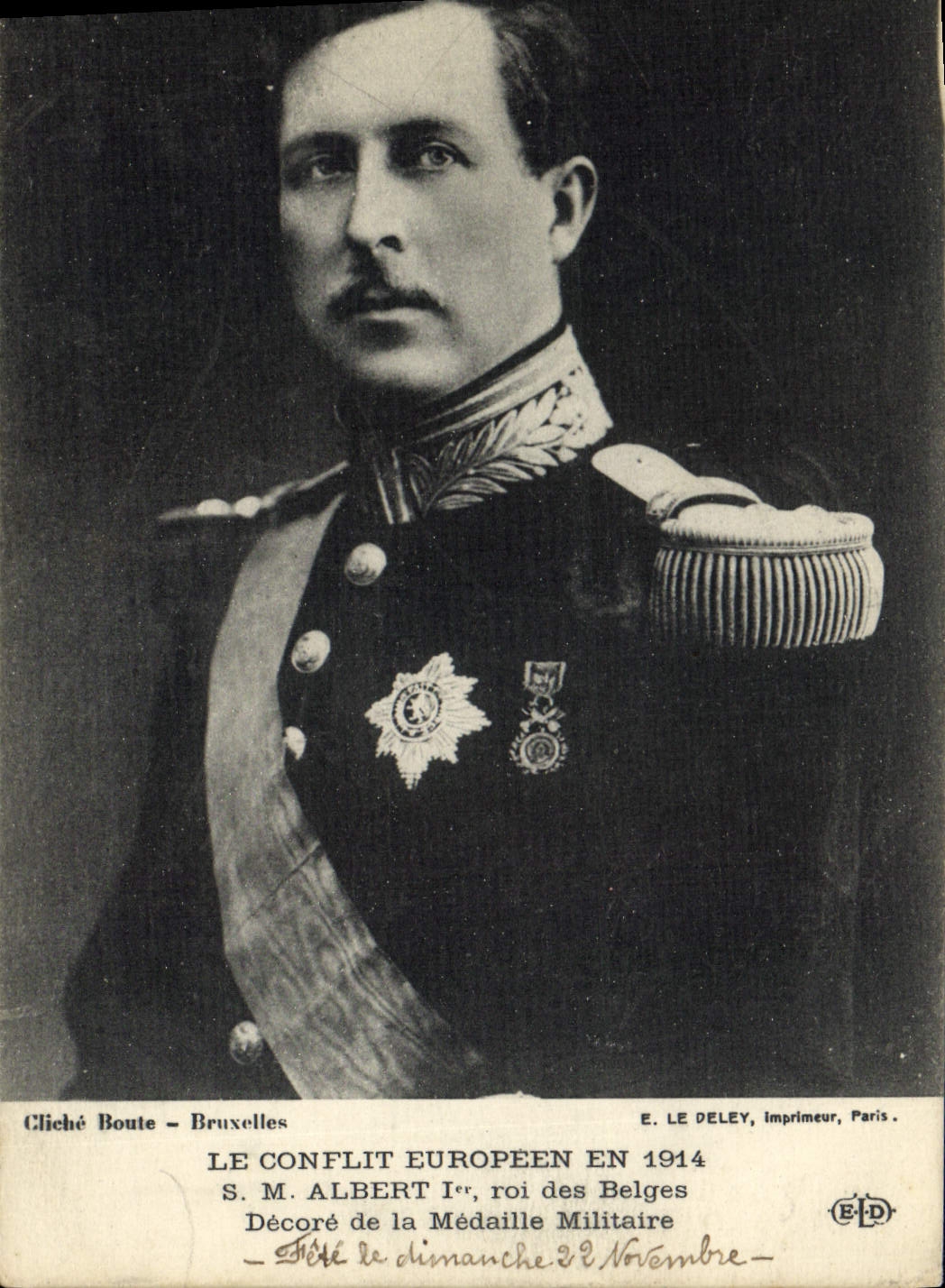 CPA Militaria SM Albert 1er Roi des Belges Decore de la Medaille Militaire 