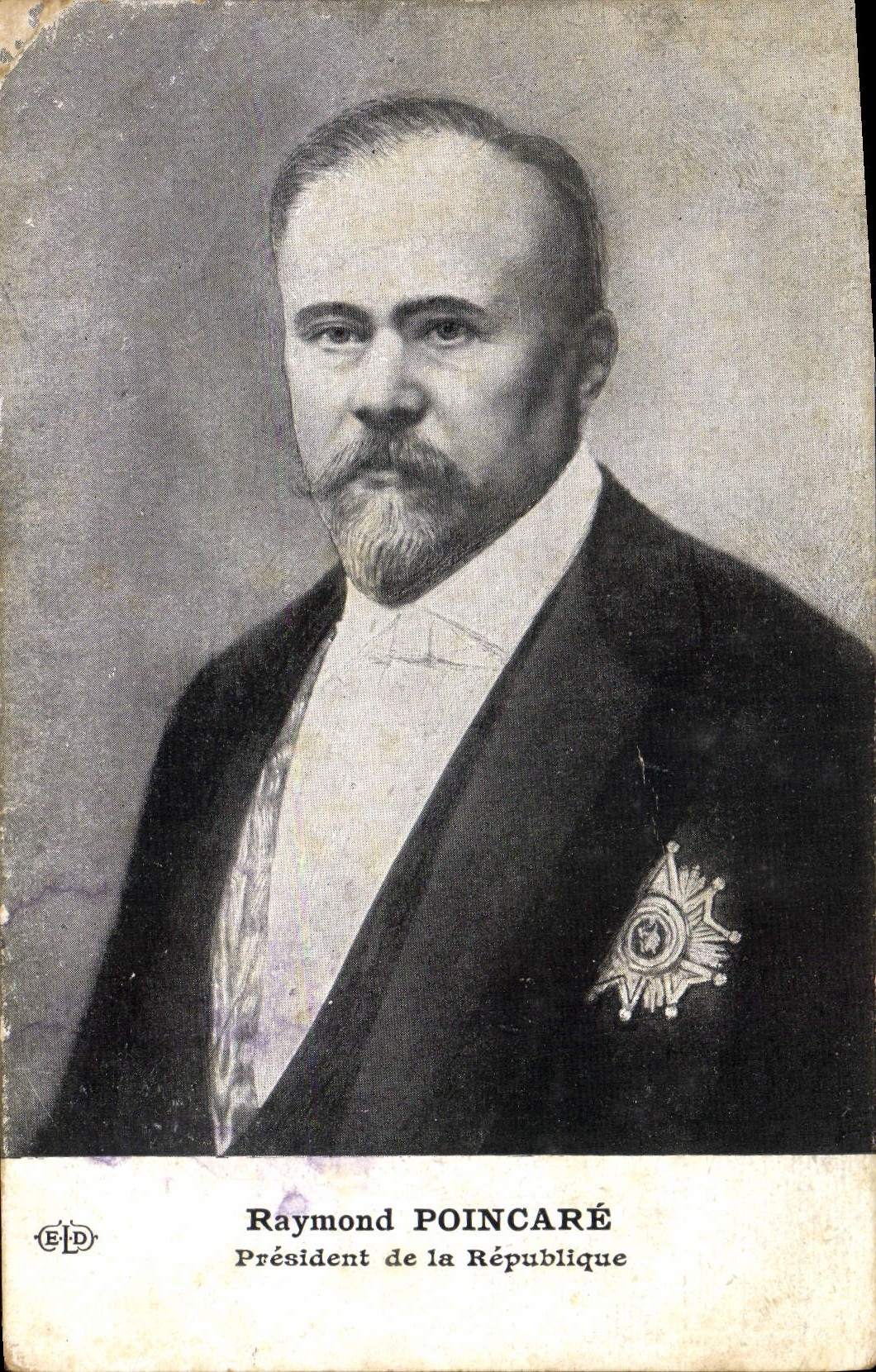 CPA Militaria Raymond Poincare President de la Republique 