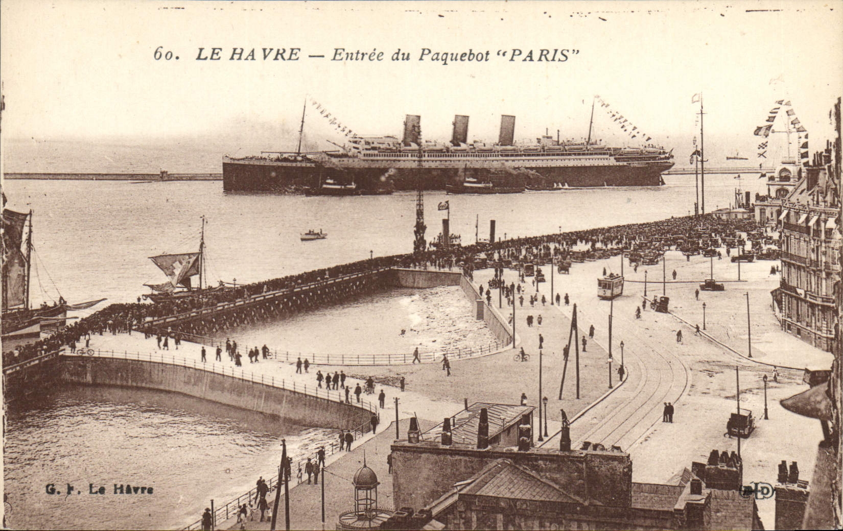 CPA Bateau Paquebot Le Havre Entree du Paquebot Paris