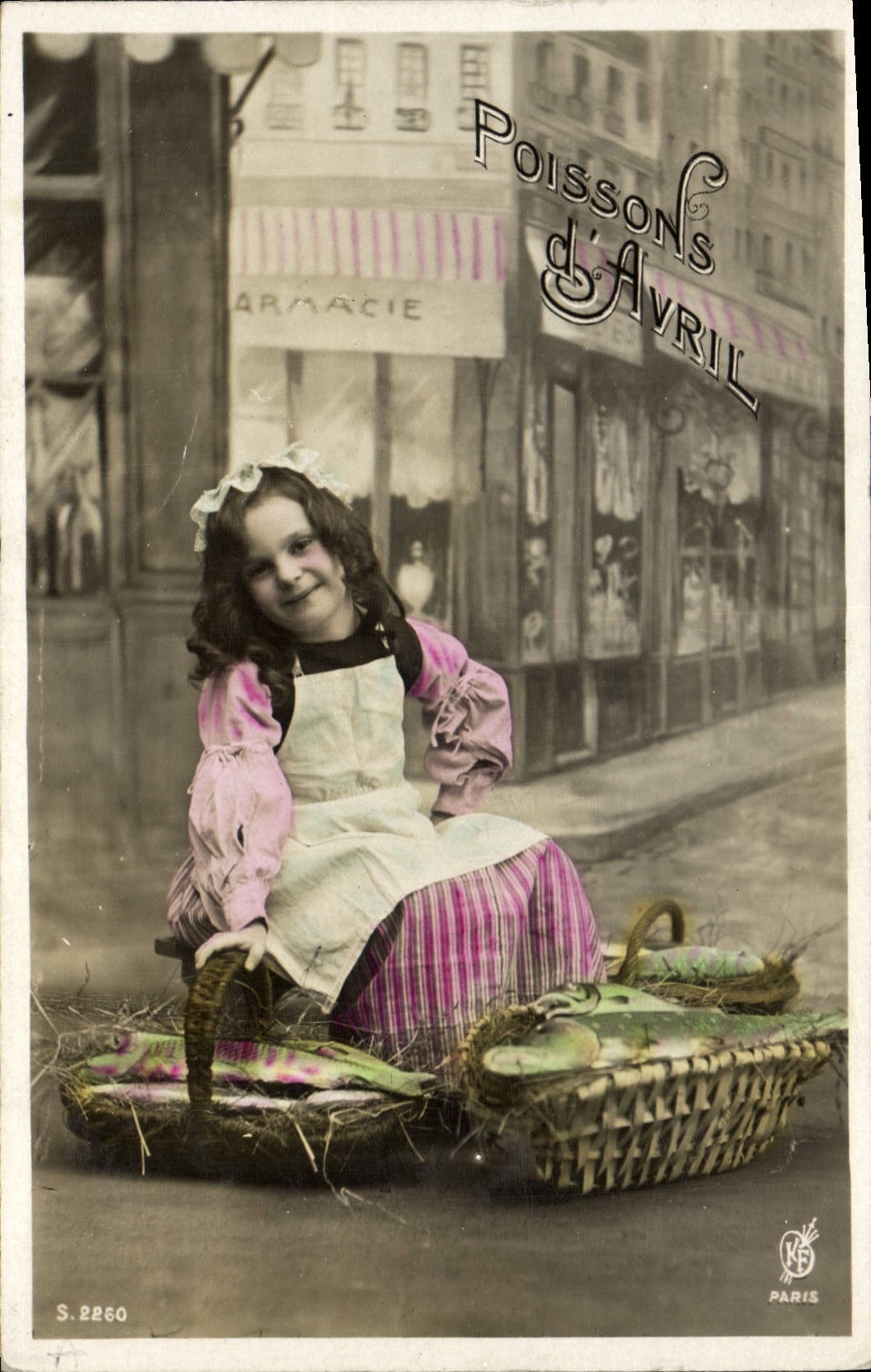 CPA Fantaisie Paques Poisson Enfant 