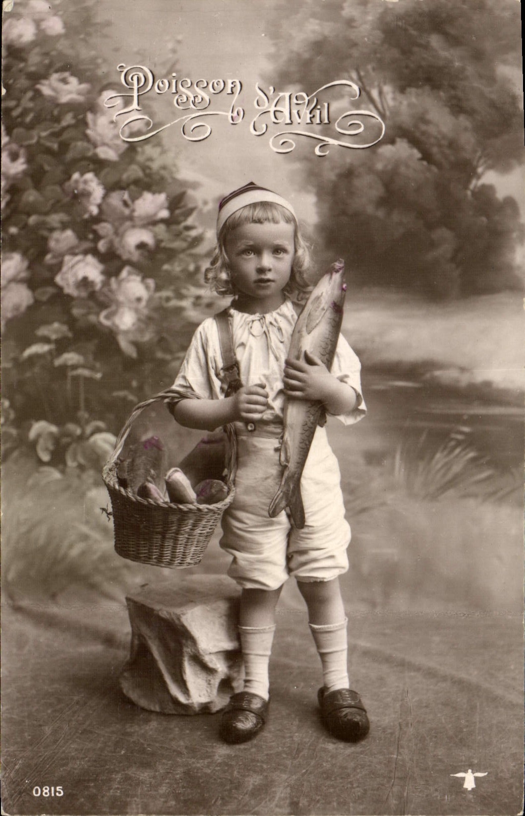 CPA Fantaisie Paques Poisson Enfant 