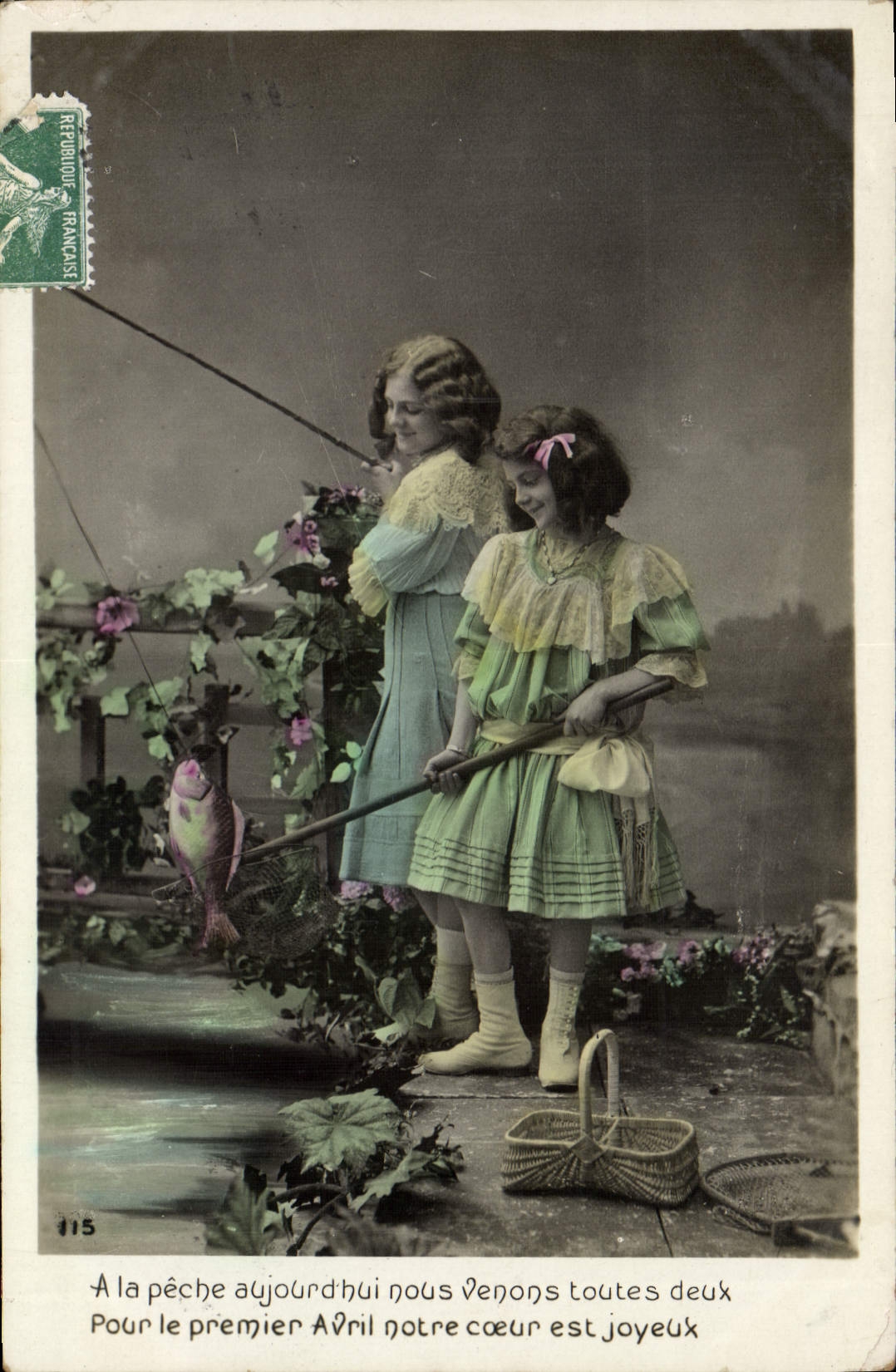 Vintage Postcard Fantaisie Easter Poisson Enfants Fishes