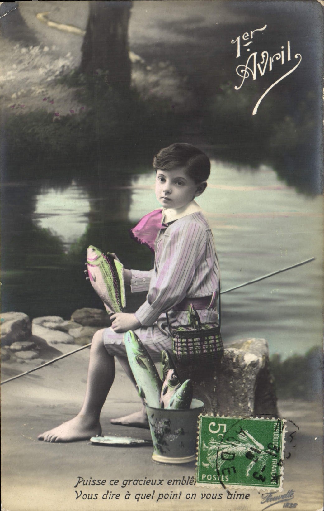 CPA Fantaisie Paques Poisson Enfant 