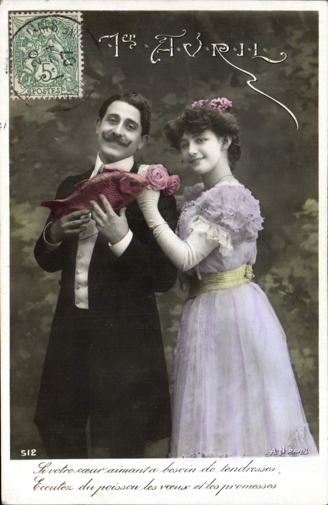 CPA Fantaisie Paques Poisson Femme 1er Avril