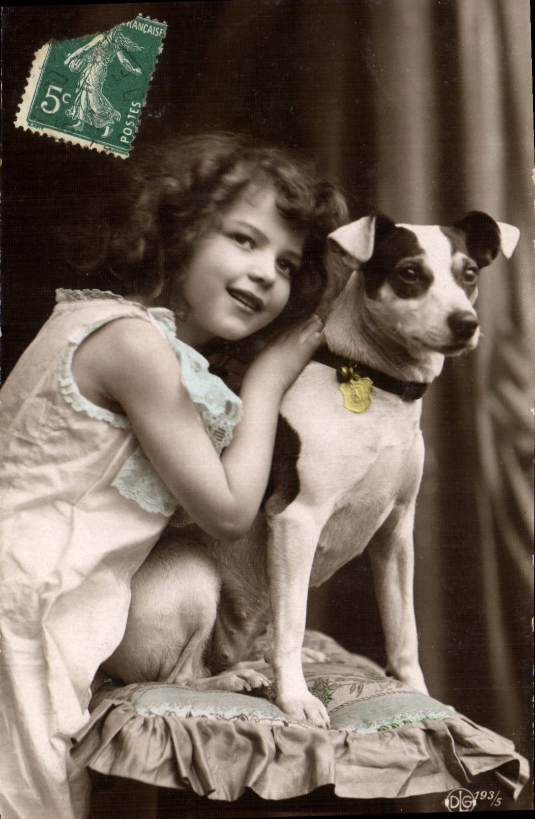 CPA Chien Chiens Enfant 