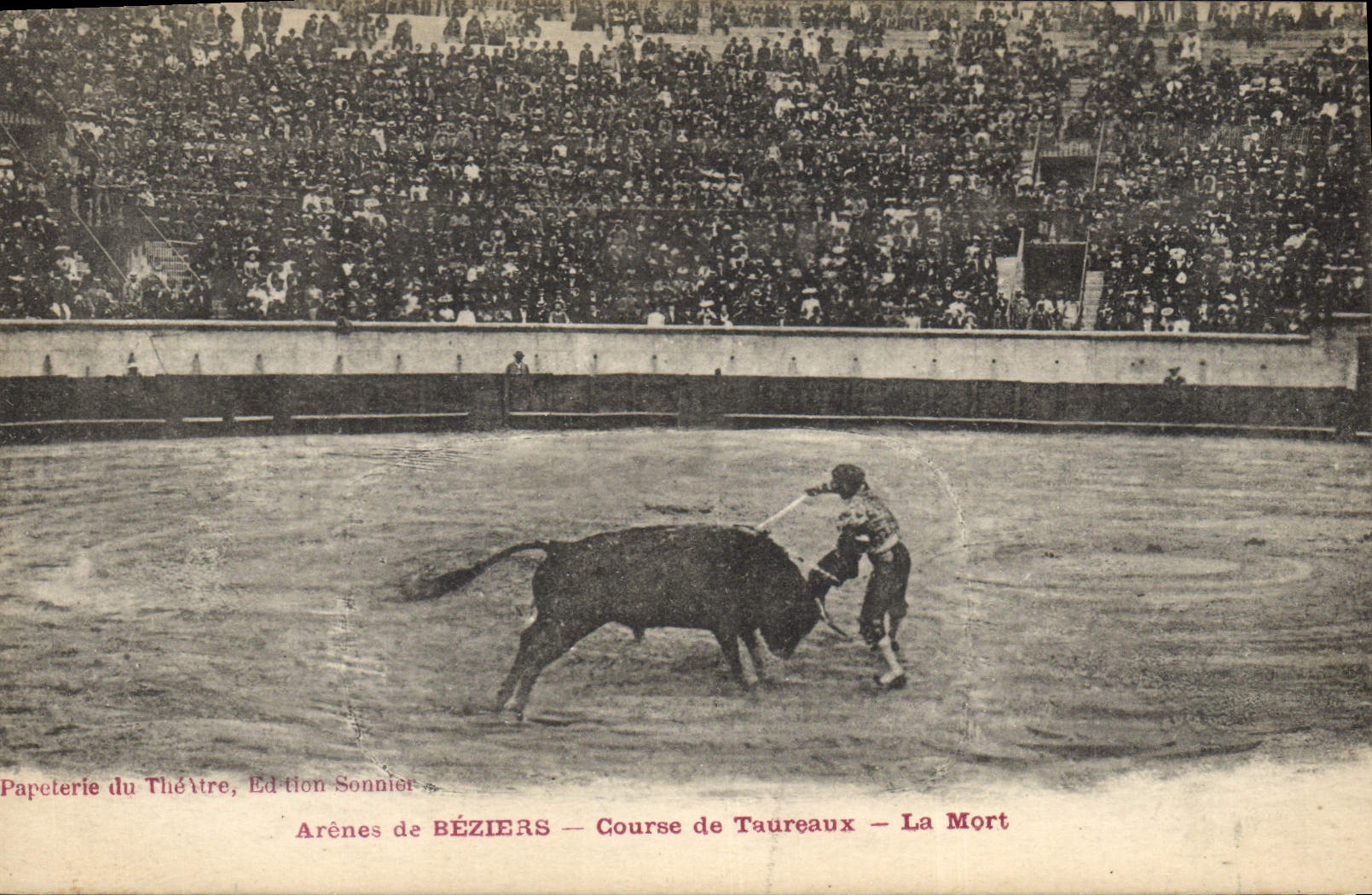 Postal Corrida Toro Arenas de Beziers Corrida de toros la muerte