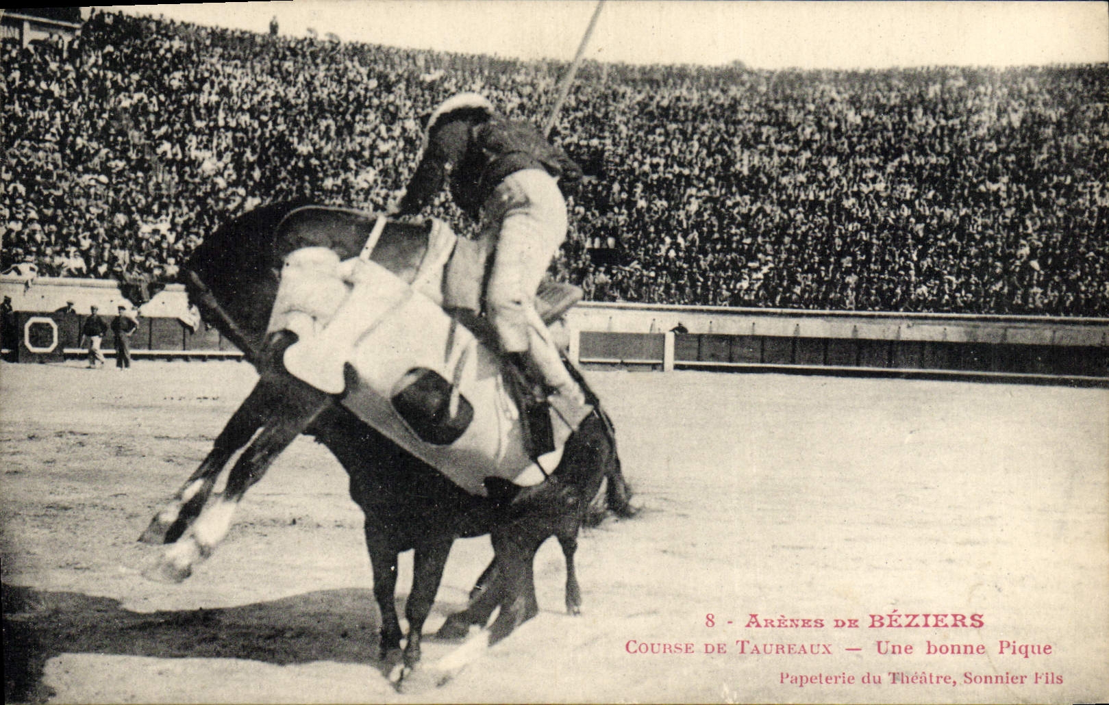Postal Corrida Toro Arenas de Beziers Corrida de toros una buena clavija