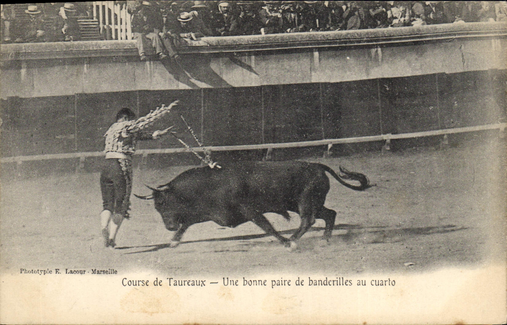 Postal Corrida Toro Corrida de toros un buen par de bandeerilles al cuarto