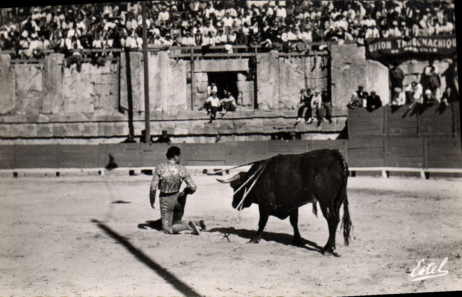 Postal Corrida Toro una imaginación espectacular Desplante