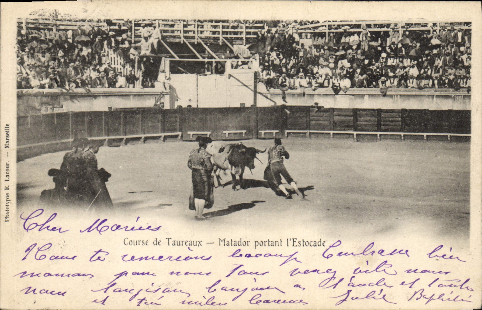 CPA Corrida Taureau Course de taureaux Matador portant l'estocade