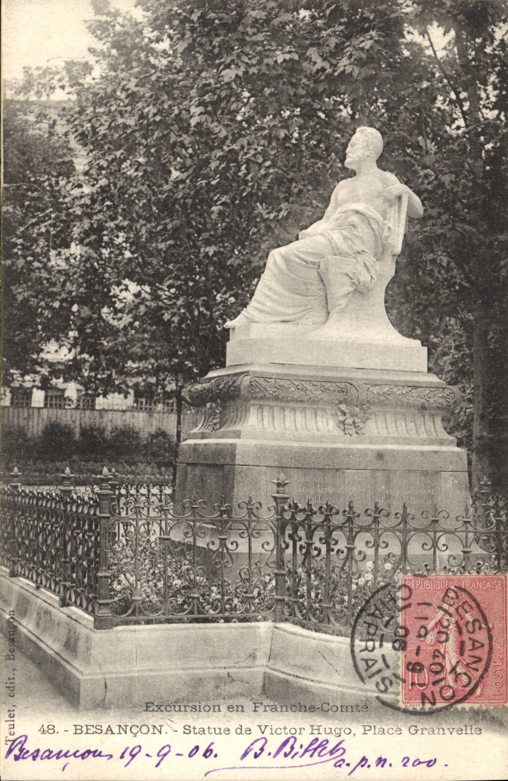 CPA Besancon Statue de Victor Hugo Place Granville