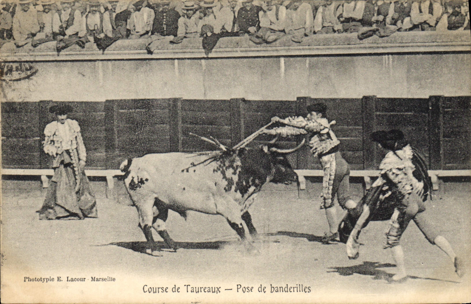 CPA Corrida Course de taureaux Pose de banderilles 