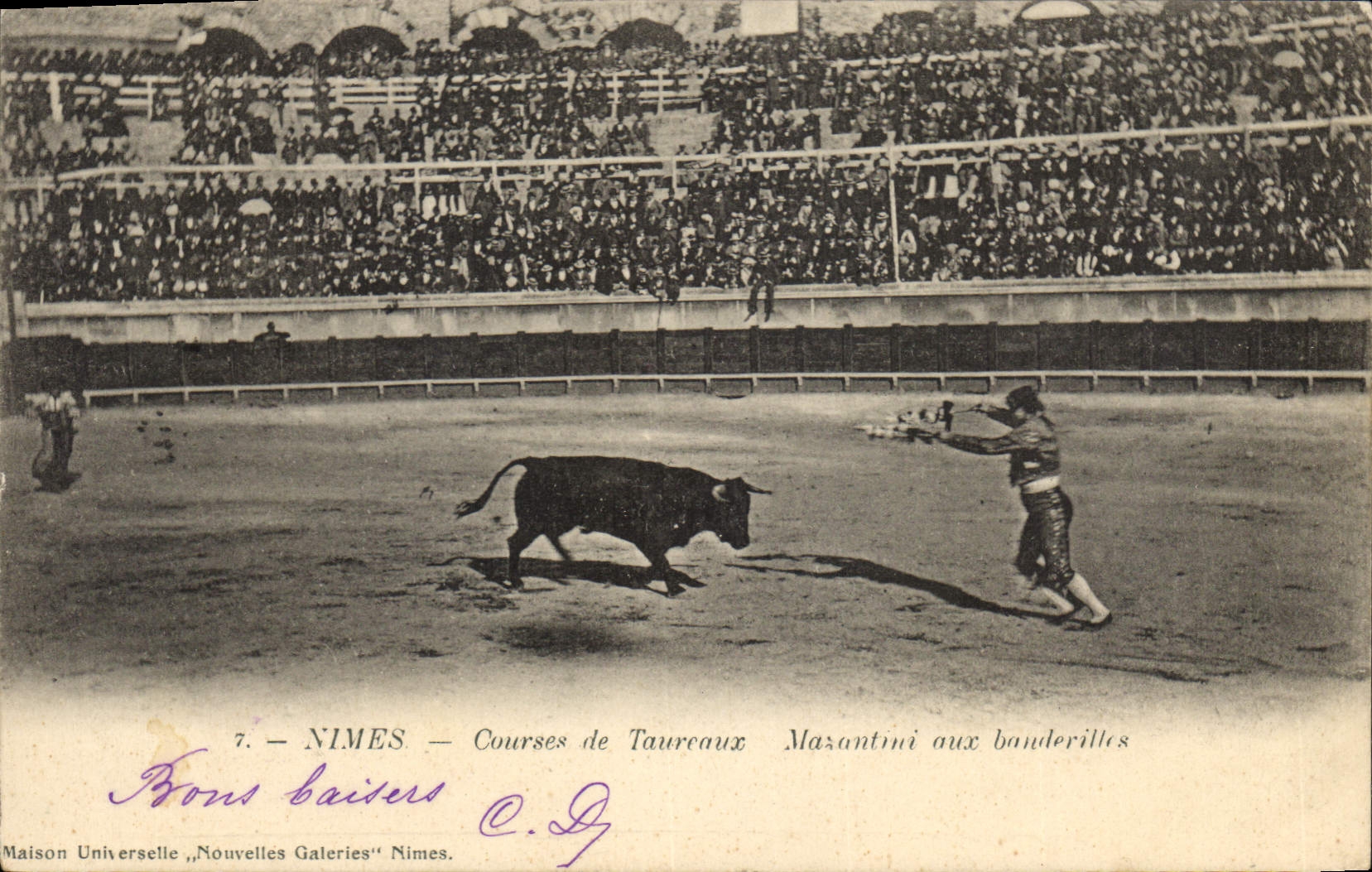 CPA Corrida Course de taureaux Nimes Mazantini aux banderilles