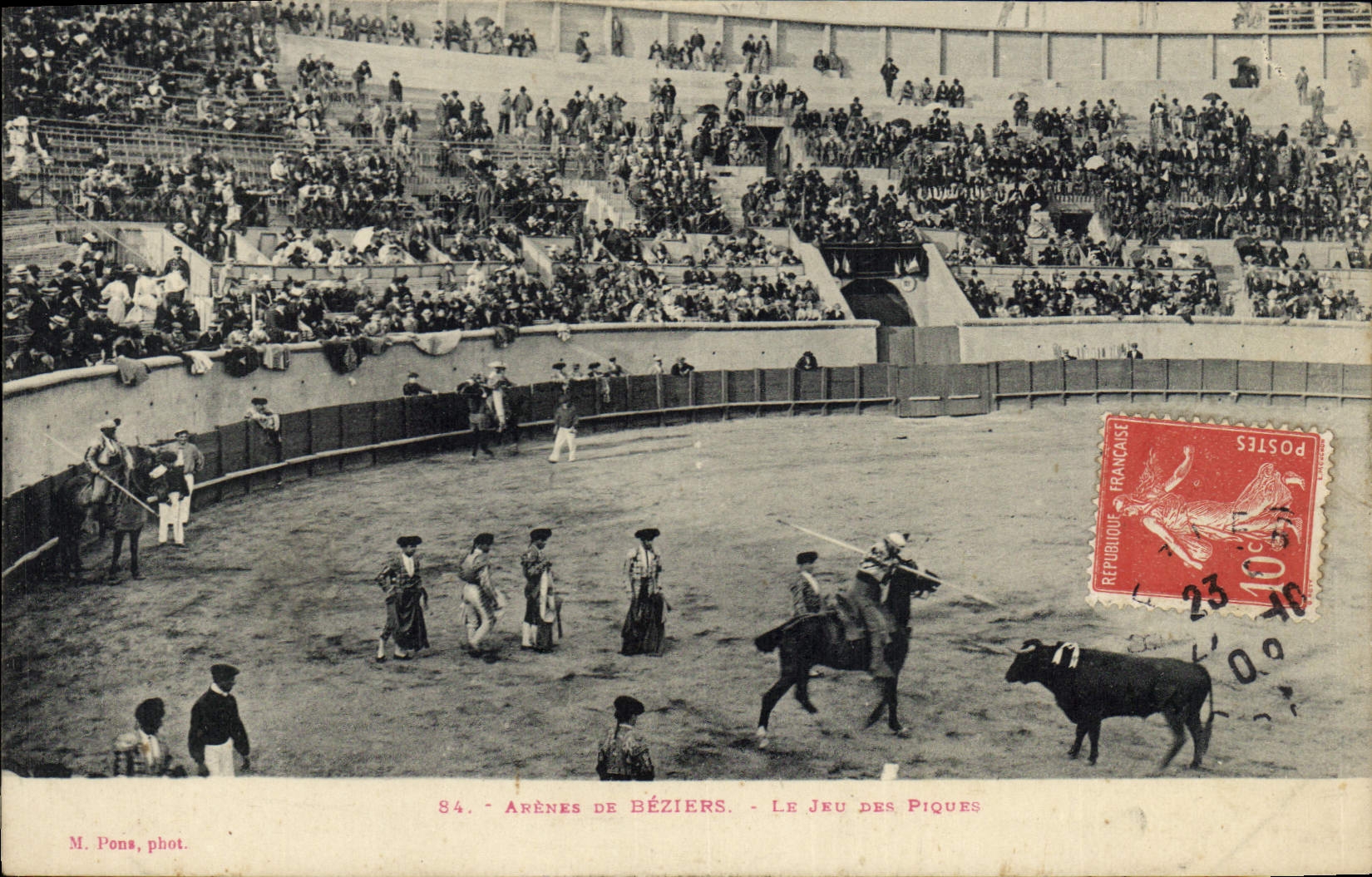 CPA Corrida Course de taureaux Arenes de Beziers Le jeu des piques