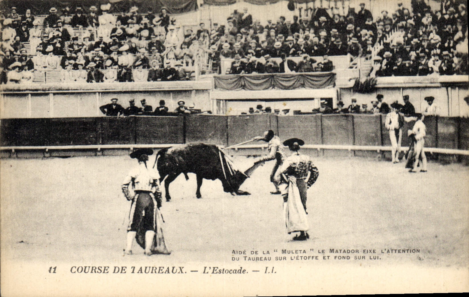 CPA Corrida Course de taureaux L'estocade 