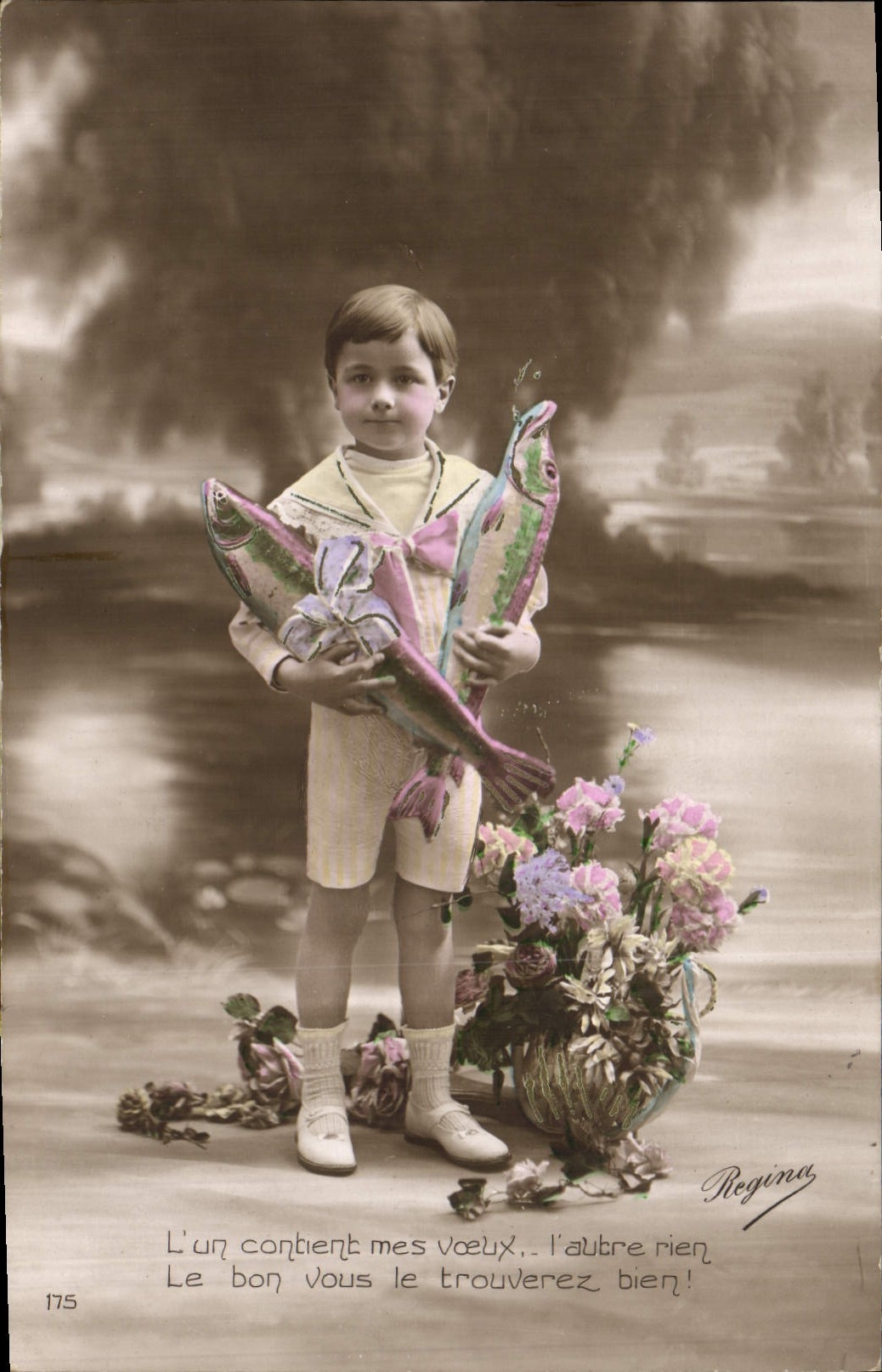 CPA Fantaisie Paques Poisson Enfant 