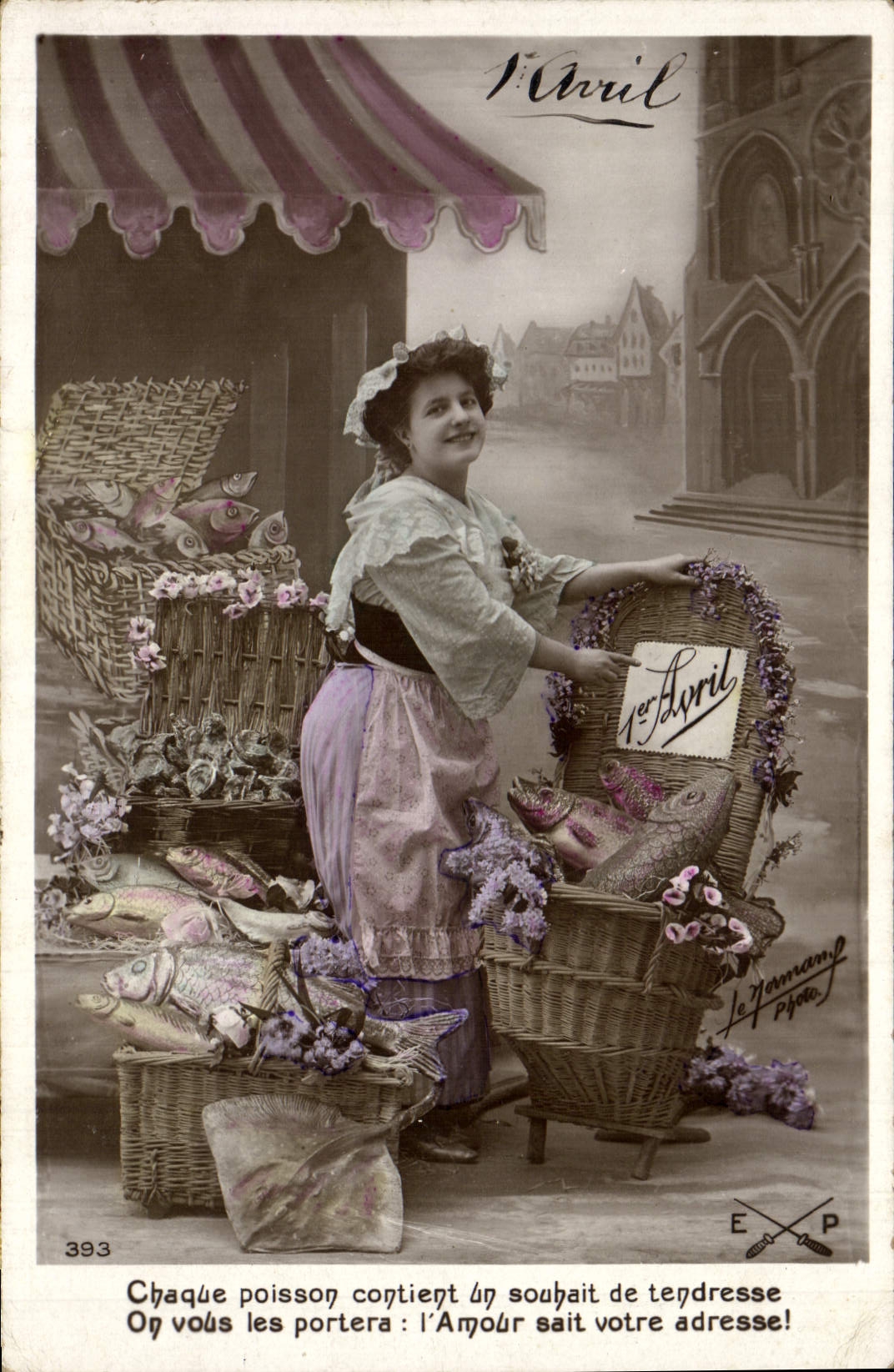 CPA Fantaisie Paques Poisson Femme 
