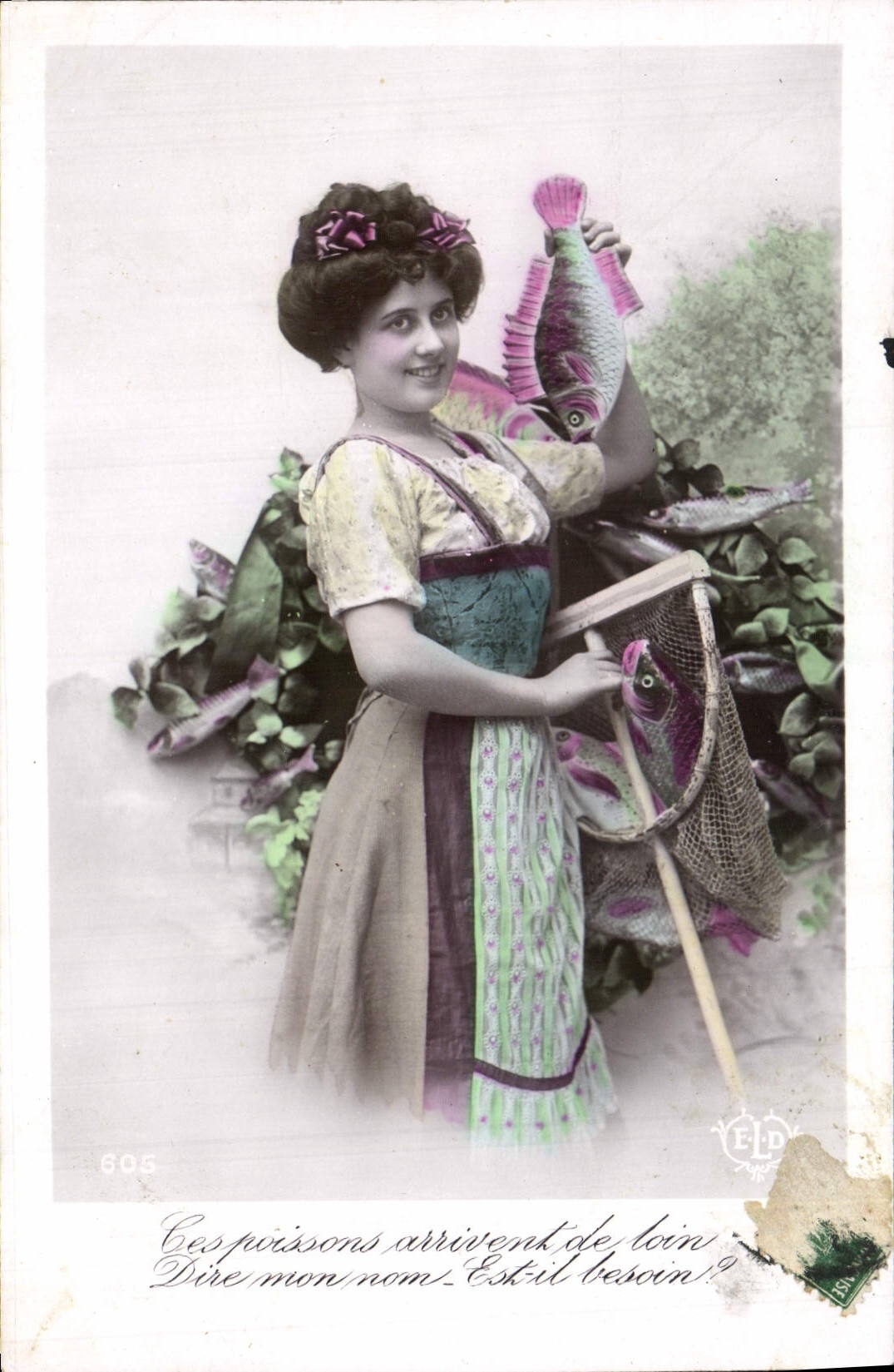 CPA Fantaisie Paques Poisson Femme 