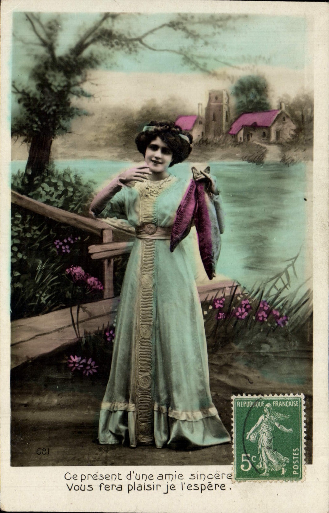 CPA Fantaisie Paques Poisson Femme 