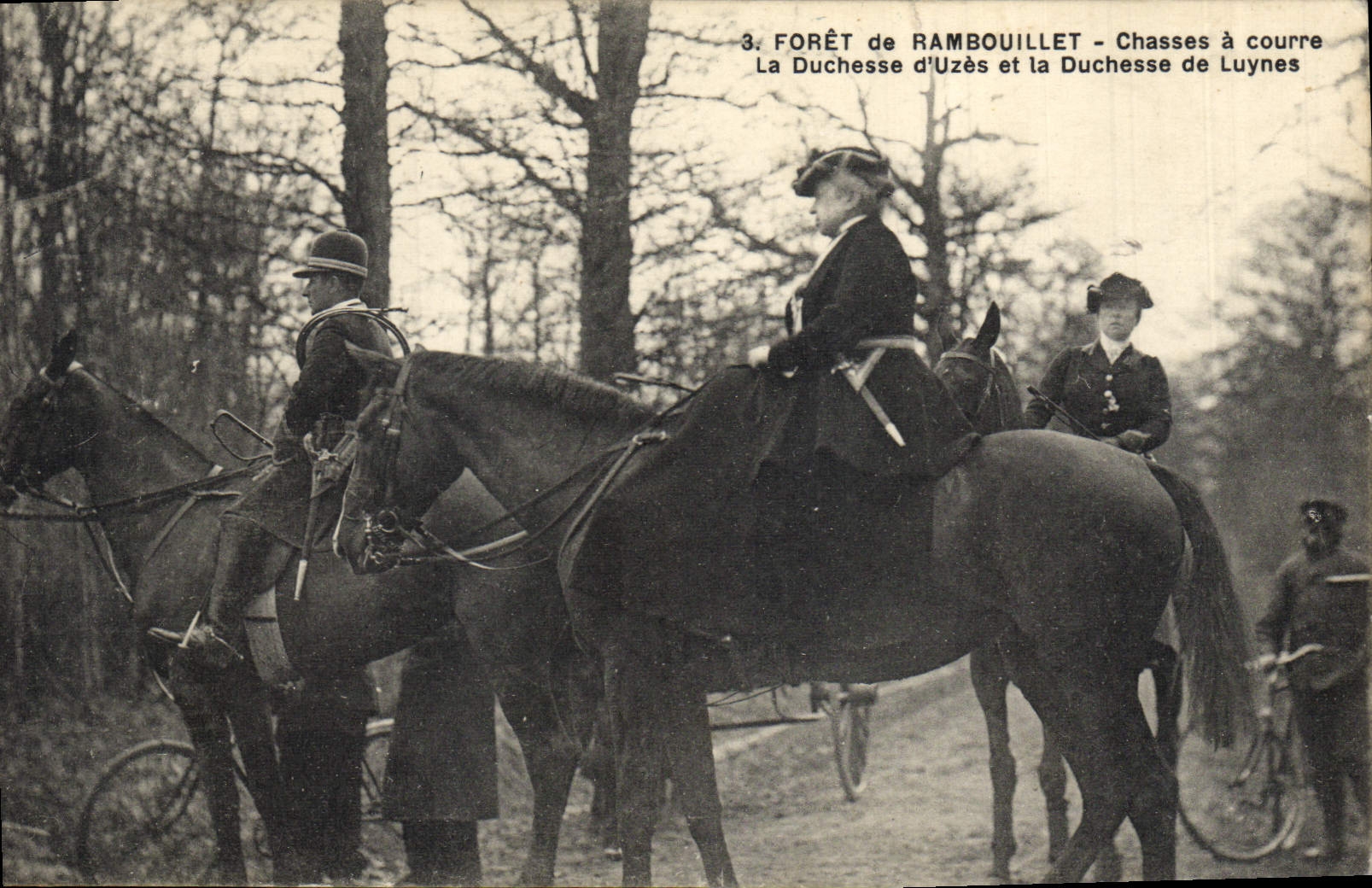 CPA Chasse a courre Foret de Rambouillet Chasses a courre la duchesse d'Uzes et la duchesse de Luynes 