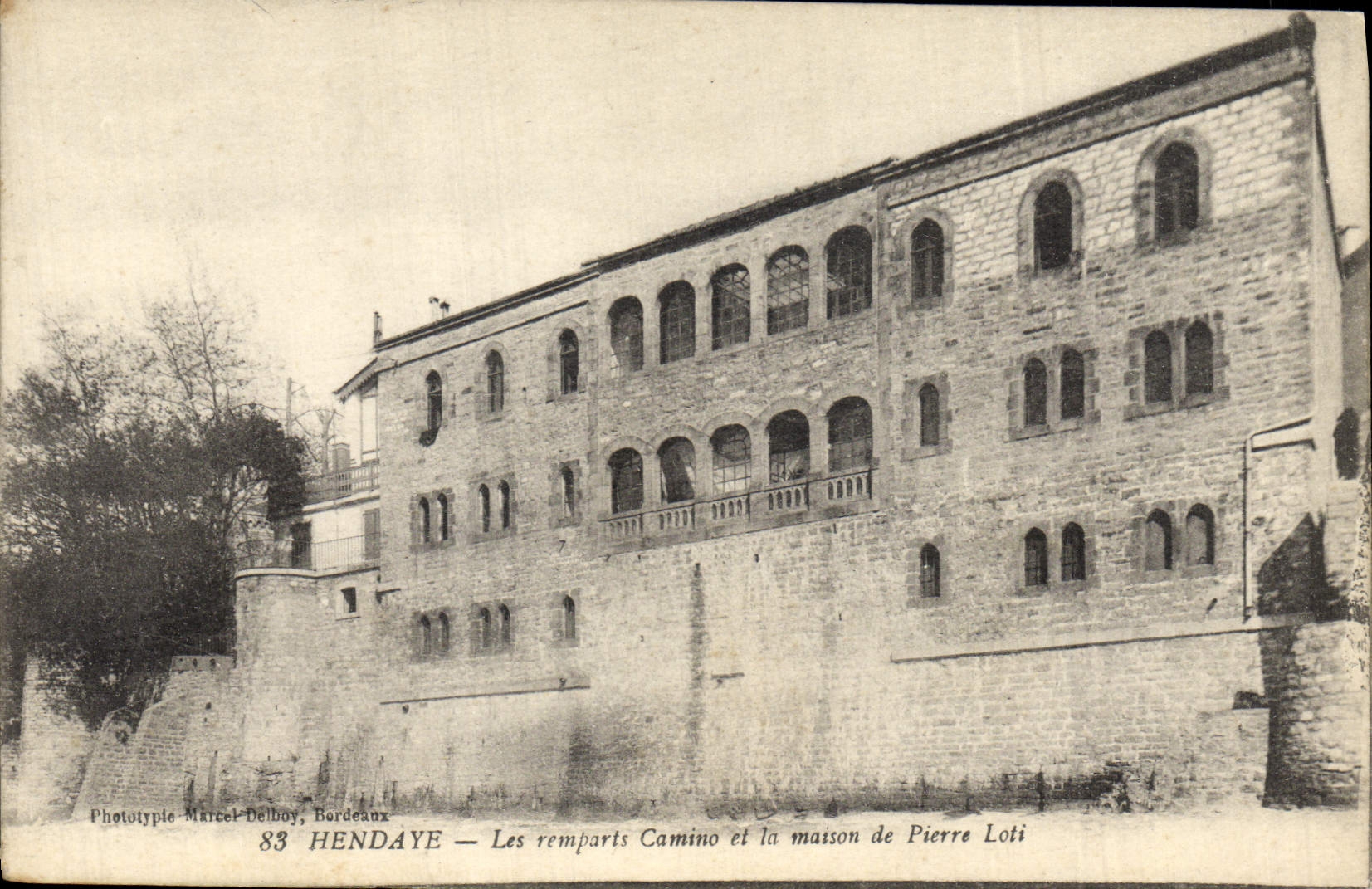 Vintage Postcard Pierre Parcelled out Hendaye the Camino ramparts and the house