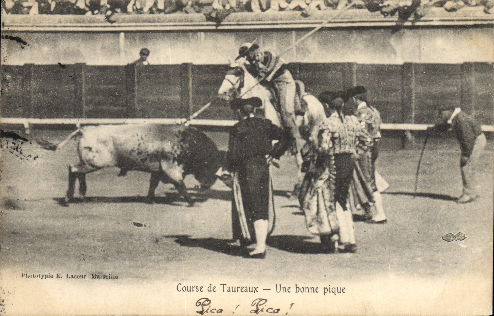 CPA Corrida Course de taureaux Une bonne pique 