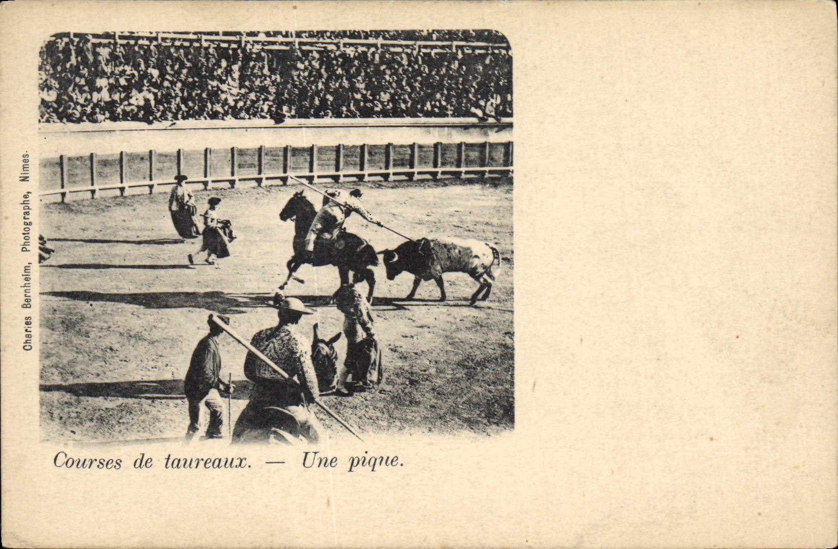 CPA Corrida Course de taureaux Une pique