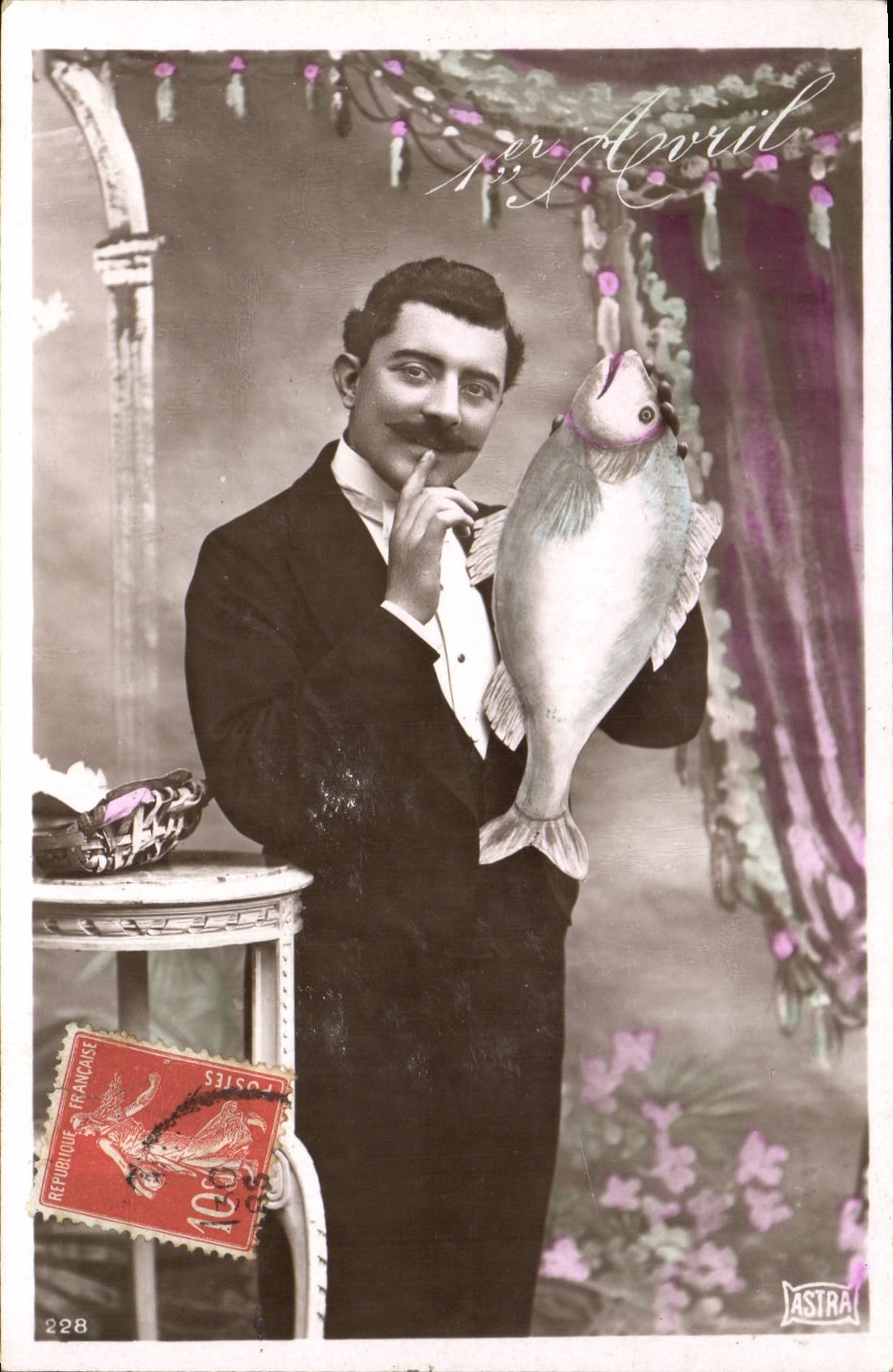 CPA Fantaisie Poisson 1er Avril Homme 