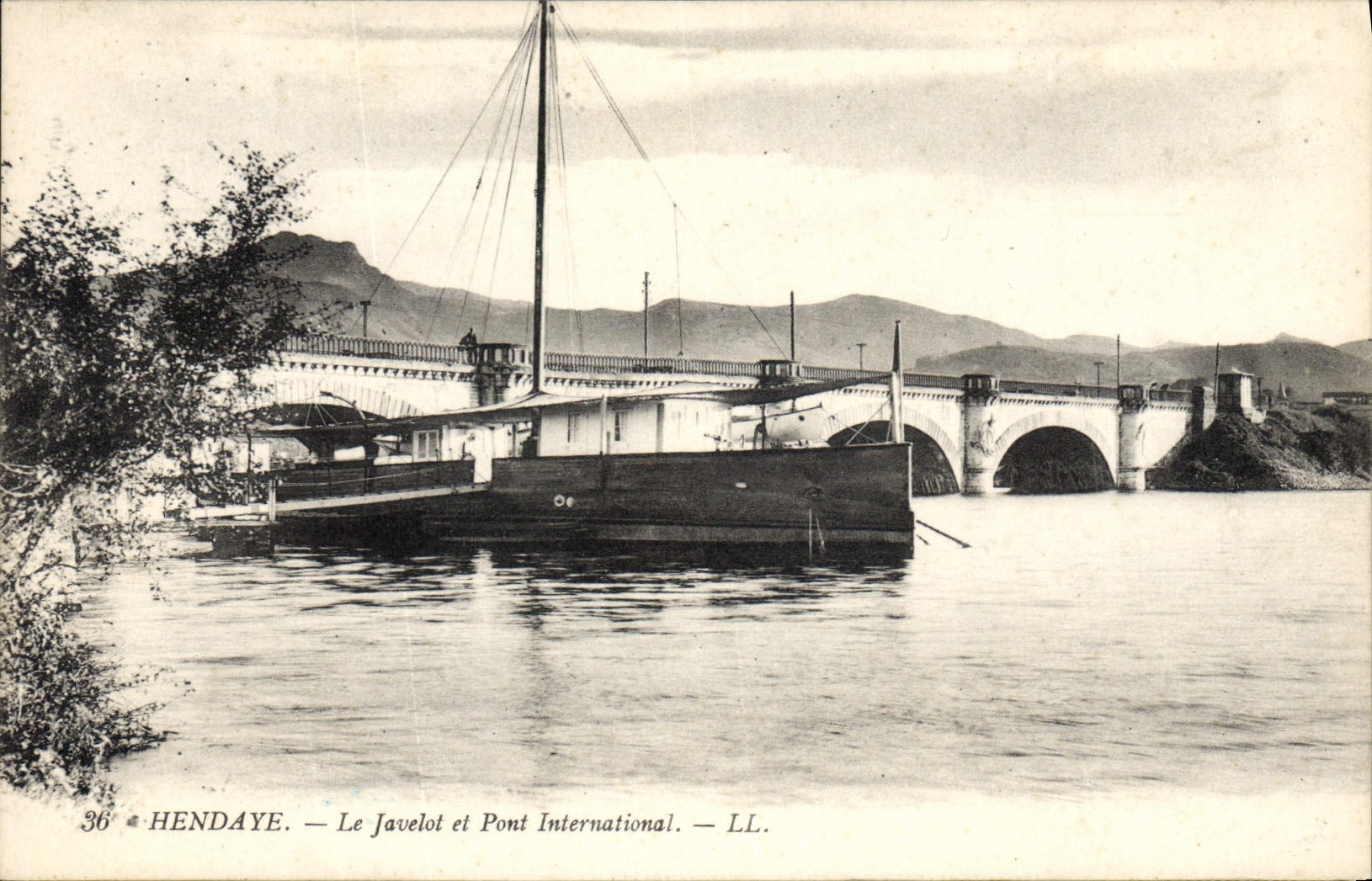 Postal Pierre Parcelado Hendaya el javleot y puente internacional Barco