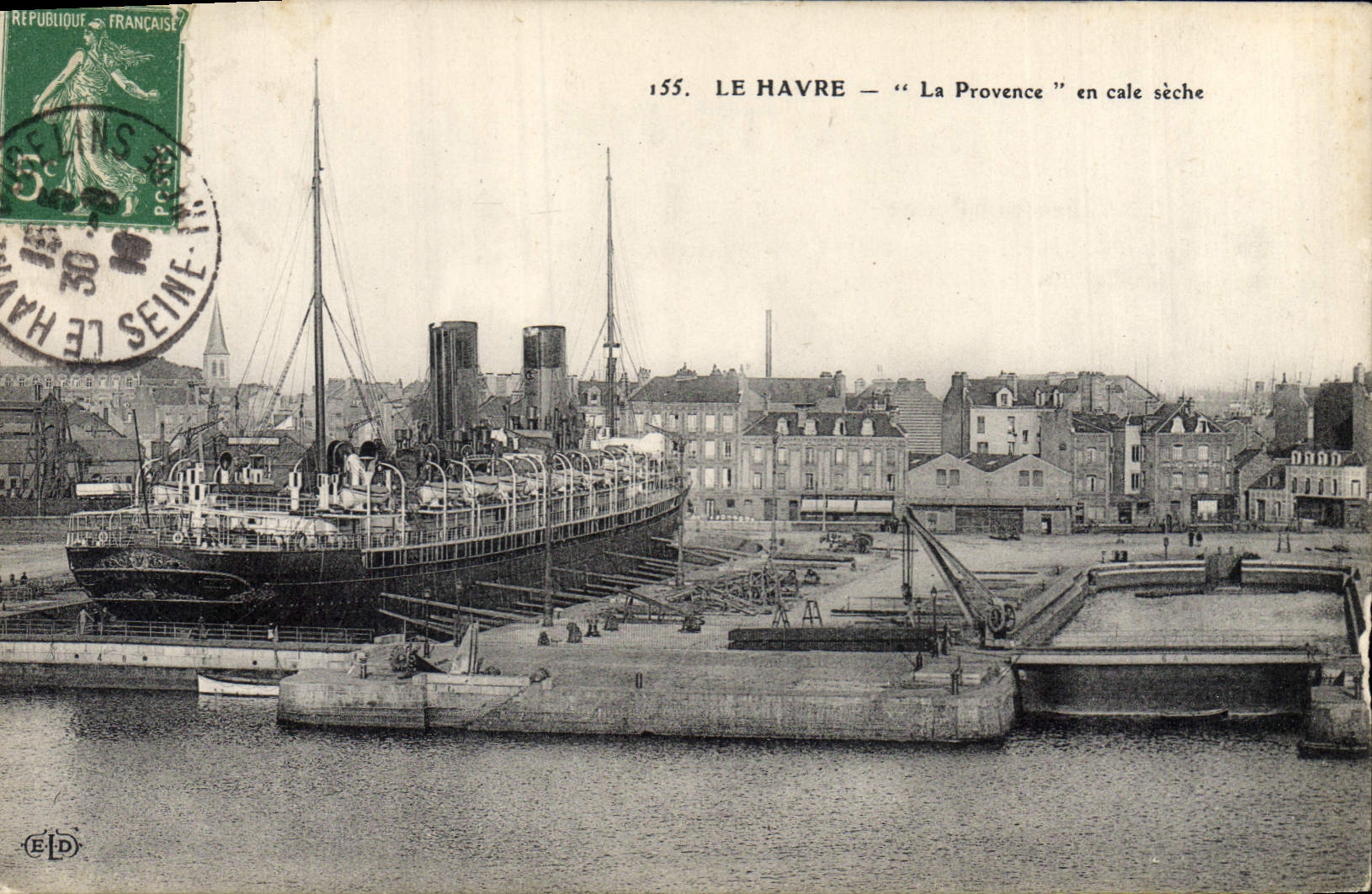 CPA Bateau Paquebot Le Havre La Provence en cale seche 