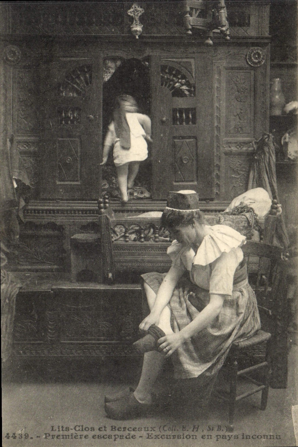 CPA Folklore Lits Clos Premiere escapade Excursion en pays inconnu 