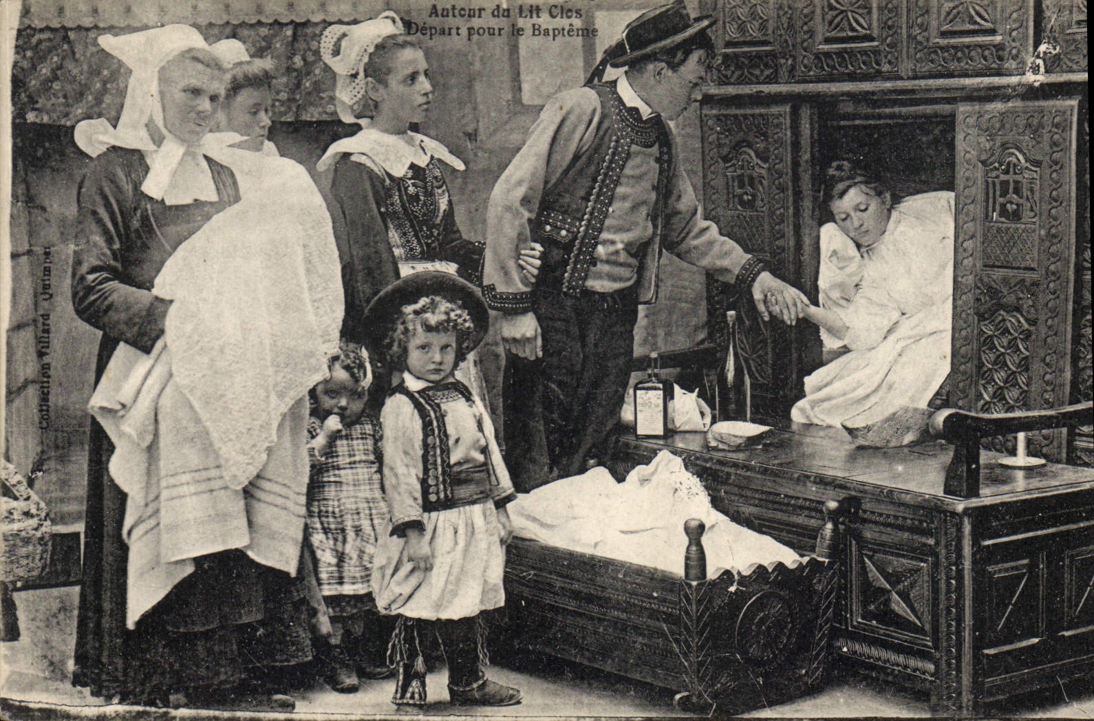 CPA Folklore Lits Clos Depart pour le bapteme 