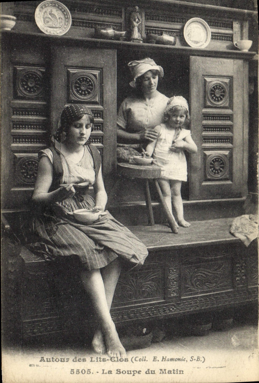 Postal Folclore Camas Cerradas la sopa de la mañana