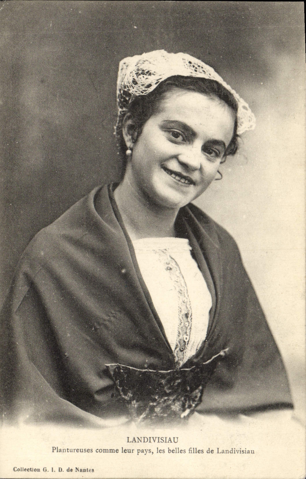 Vintage Postcard Landivisiau Folklore