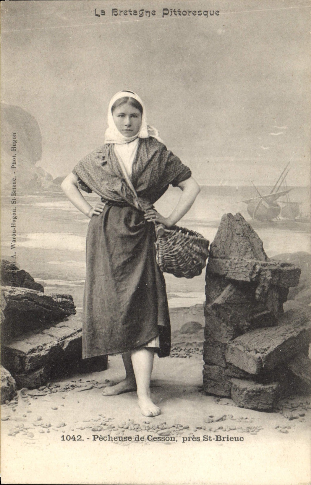 CPA Folklore Pecheuse de Cesson pres St Brieuc