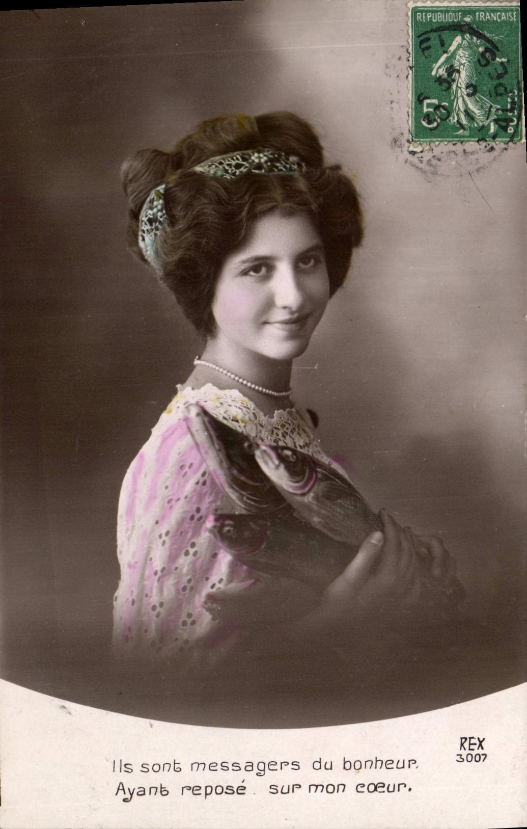 CPA Fantaisie Paques Poisson Femme 