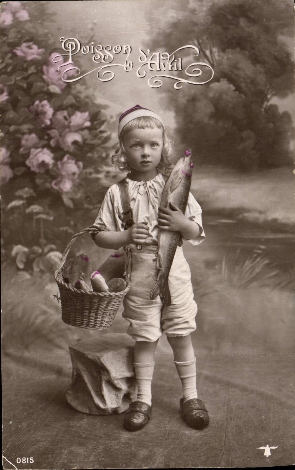CPA Fantaisie Paques Poisson Enfant 