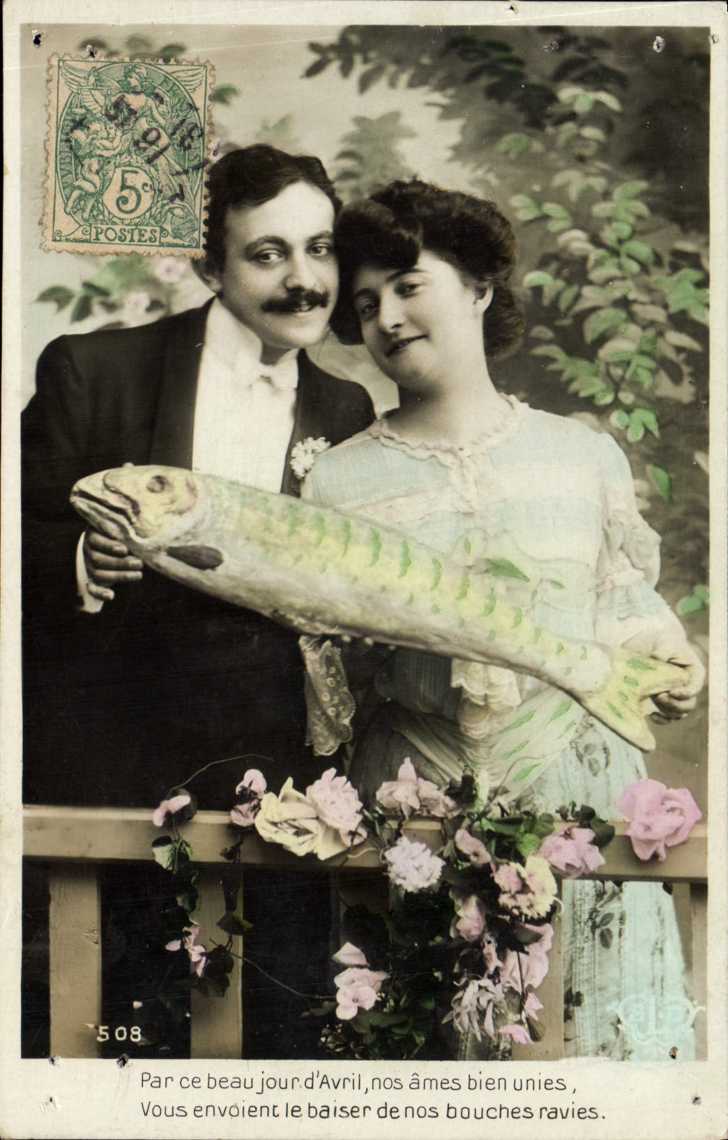CPA Fantaisie Paques Poisson Femme 