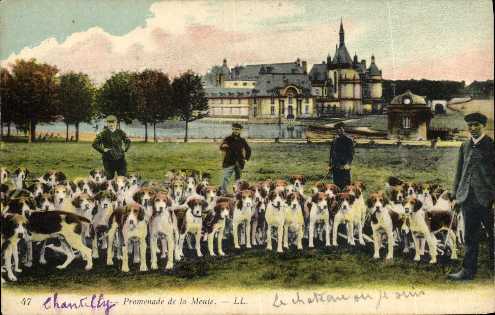 CPA Chasse a courre Chantilly Promenade de la meute Chiens Chien