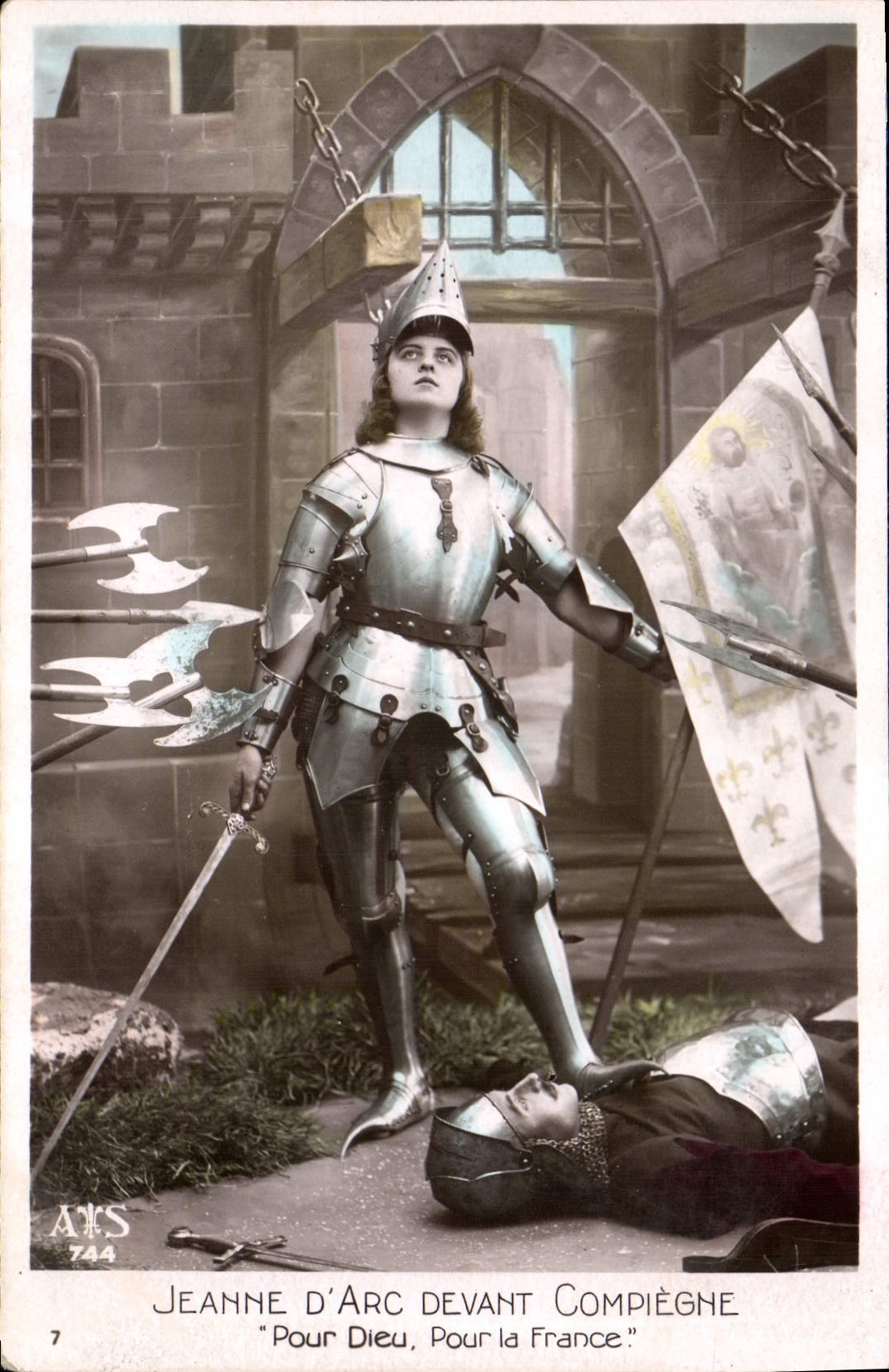 CPA Jeanne d'Arc devant Compiegne 