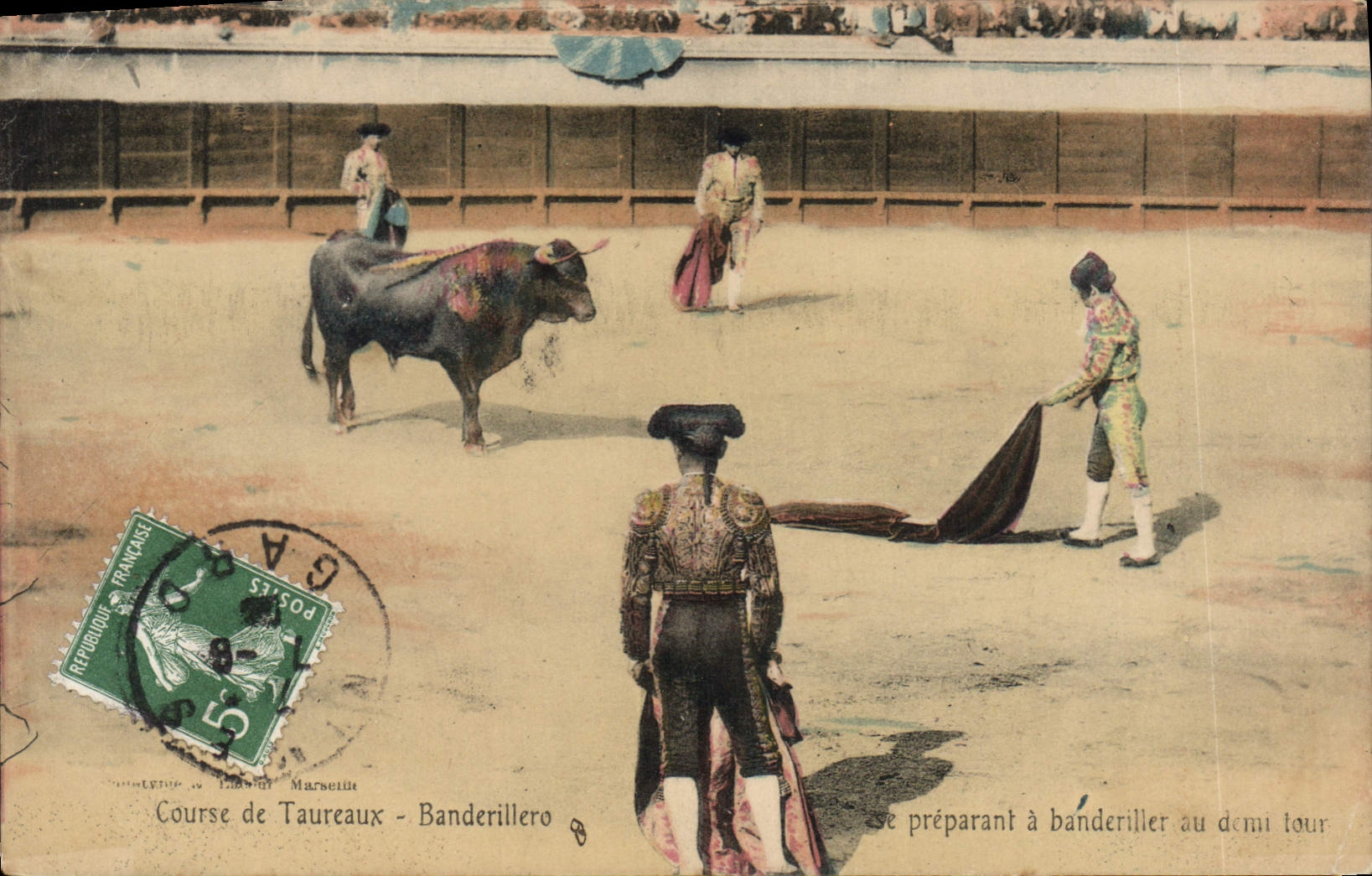 CPA Corrida Course de taureaux Banderillero se preparant a banderiller au demi tour