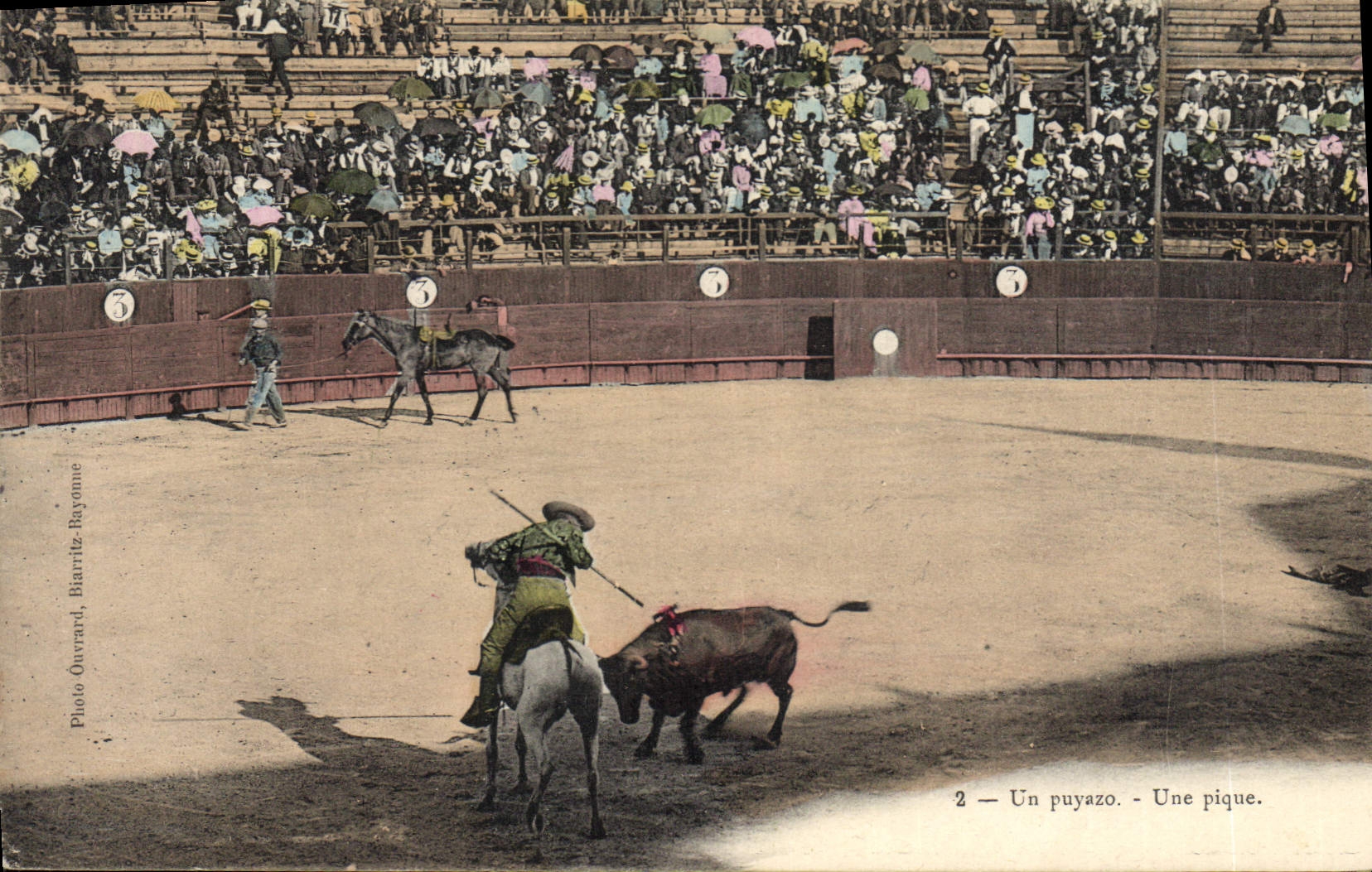 CPA Corrida Course de taureaux Une pique