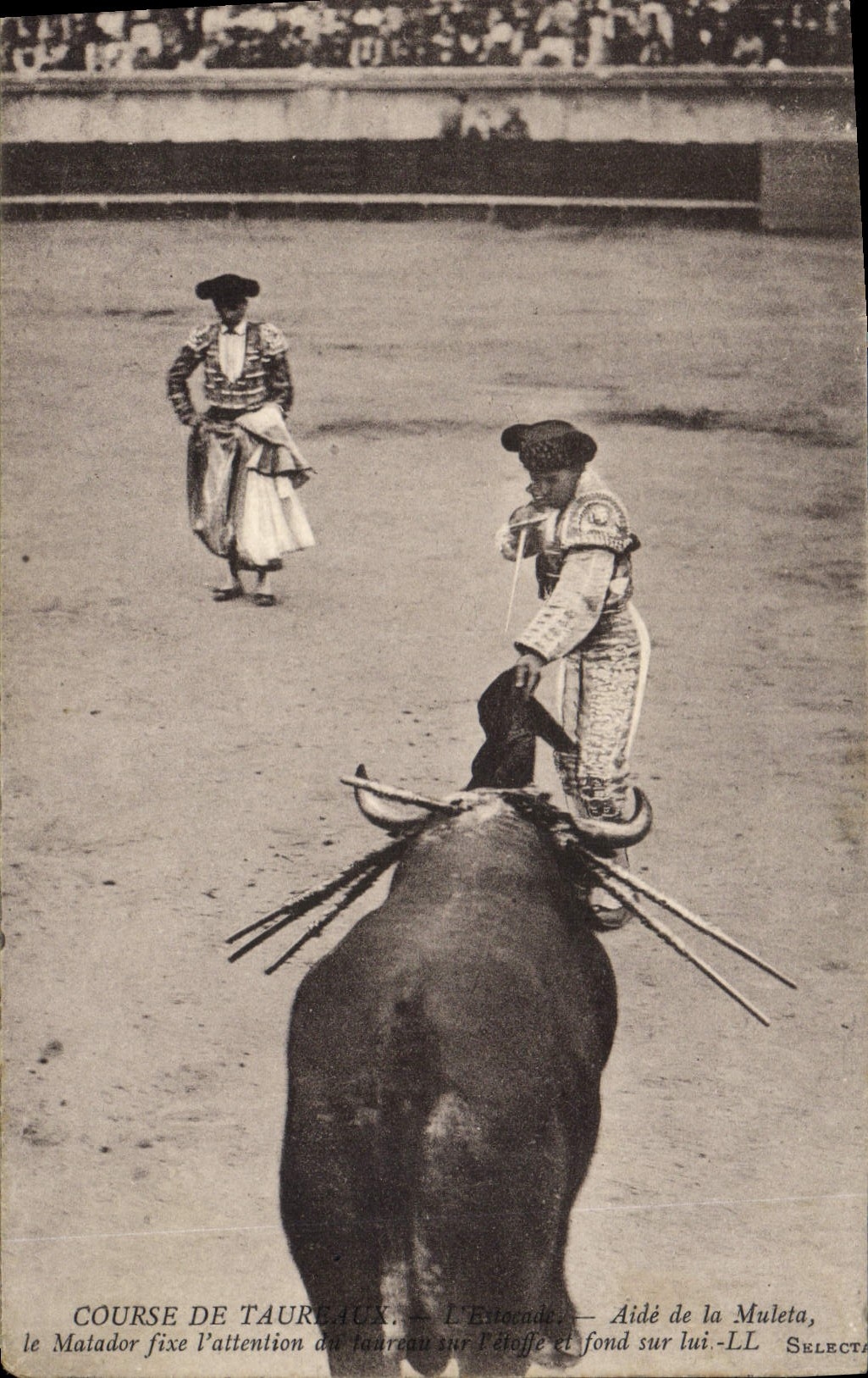 CPA Corrida Course de taureaux L'estocade