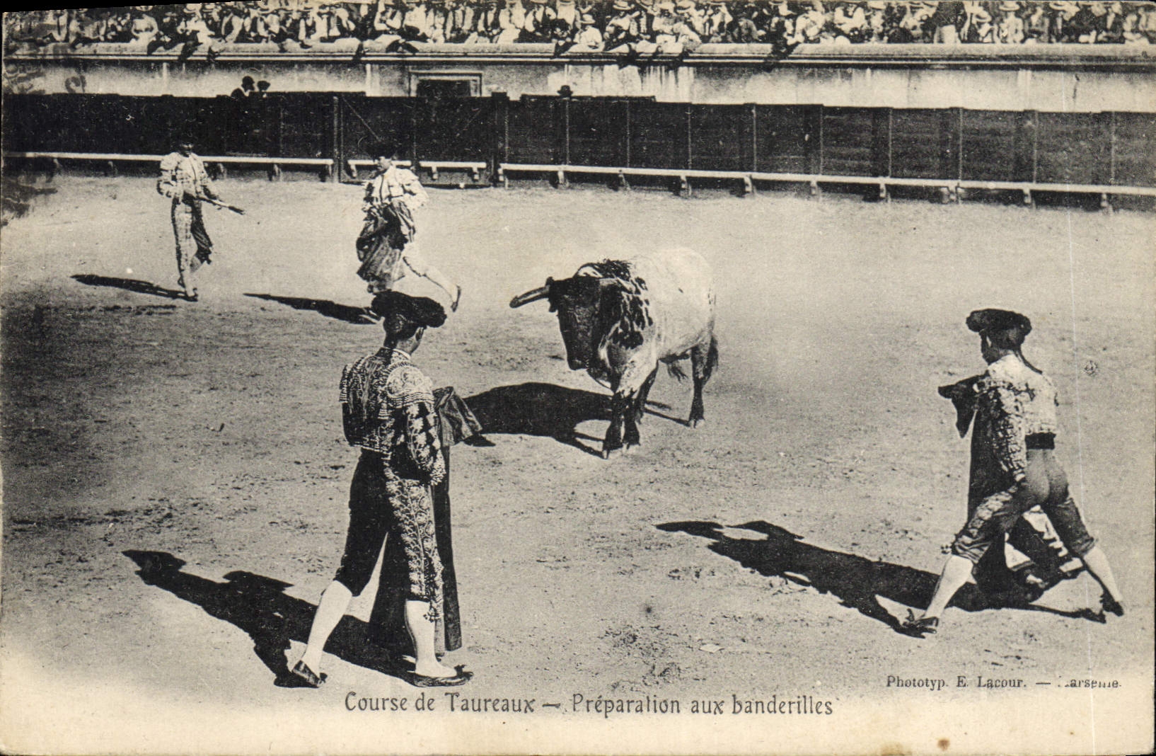 CPA Corrida Course de taureaux Preparation aux banderilles
